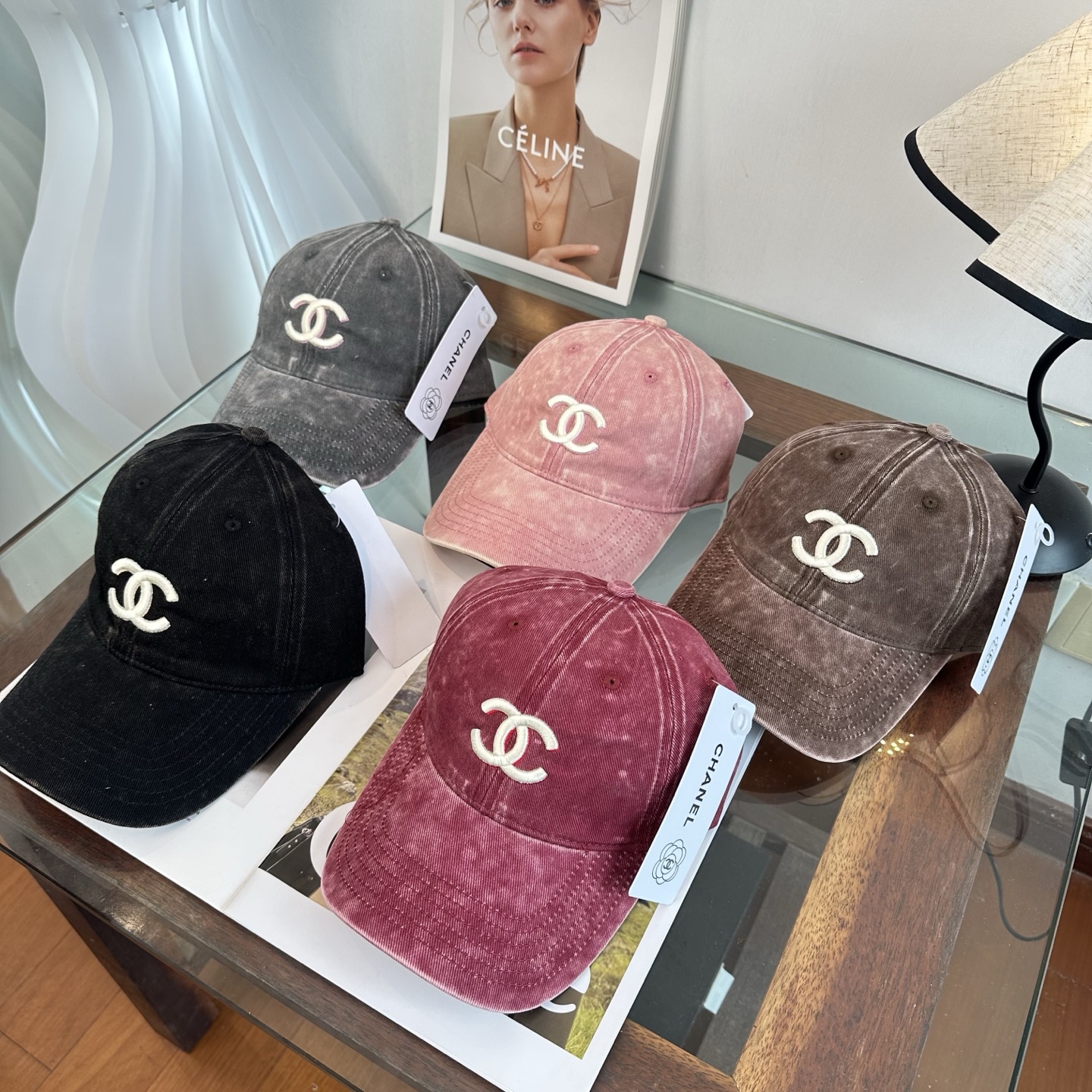 CHANEL香奈儿 新款棒球帽帽子的版型很好，不管怎么搭配都好看，春夏look配饰😎