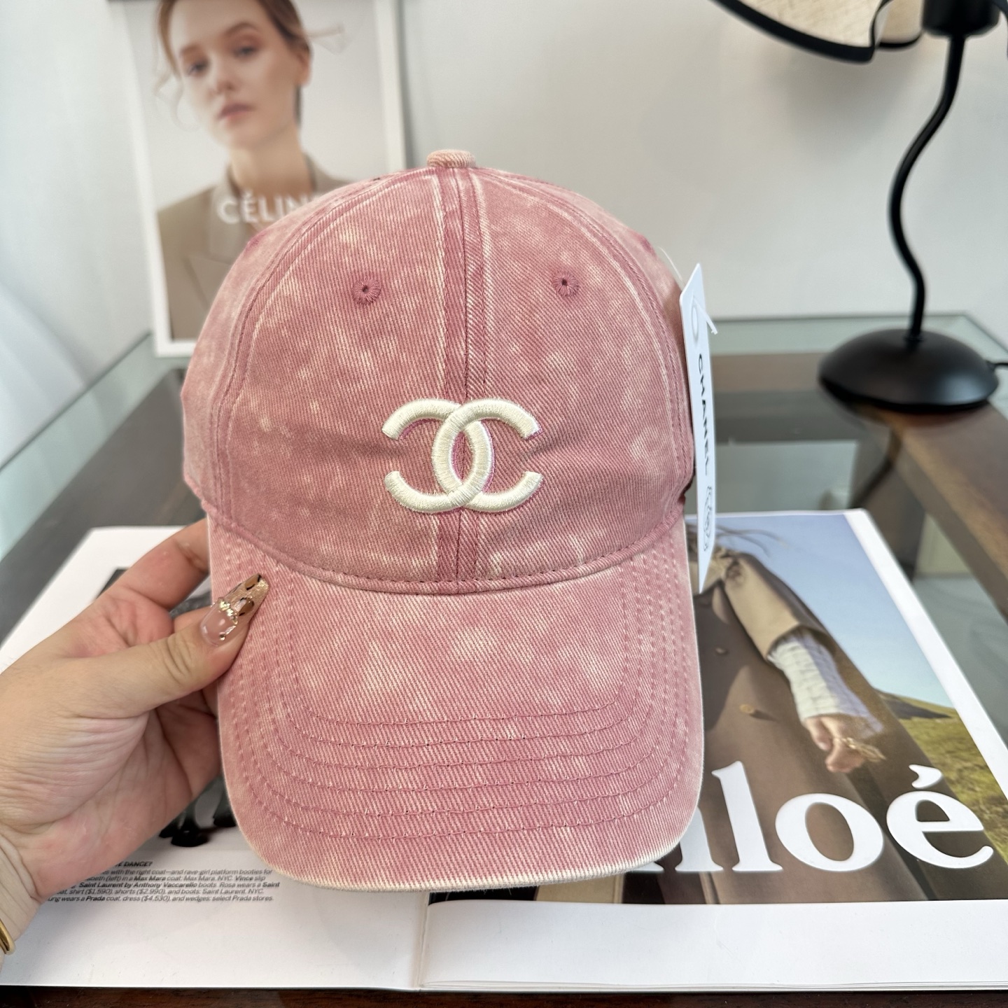 CHANEL香奈儿 新款棒球帽帽子的版型很好，不管怎么搭配都好看，春夏look配饰😎