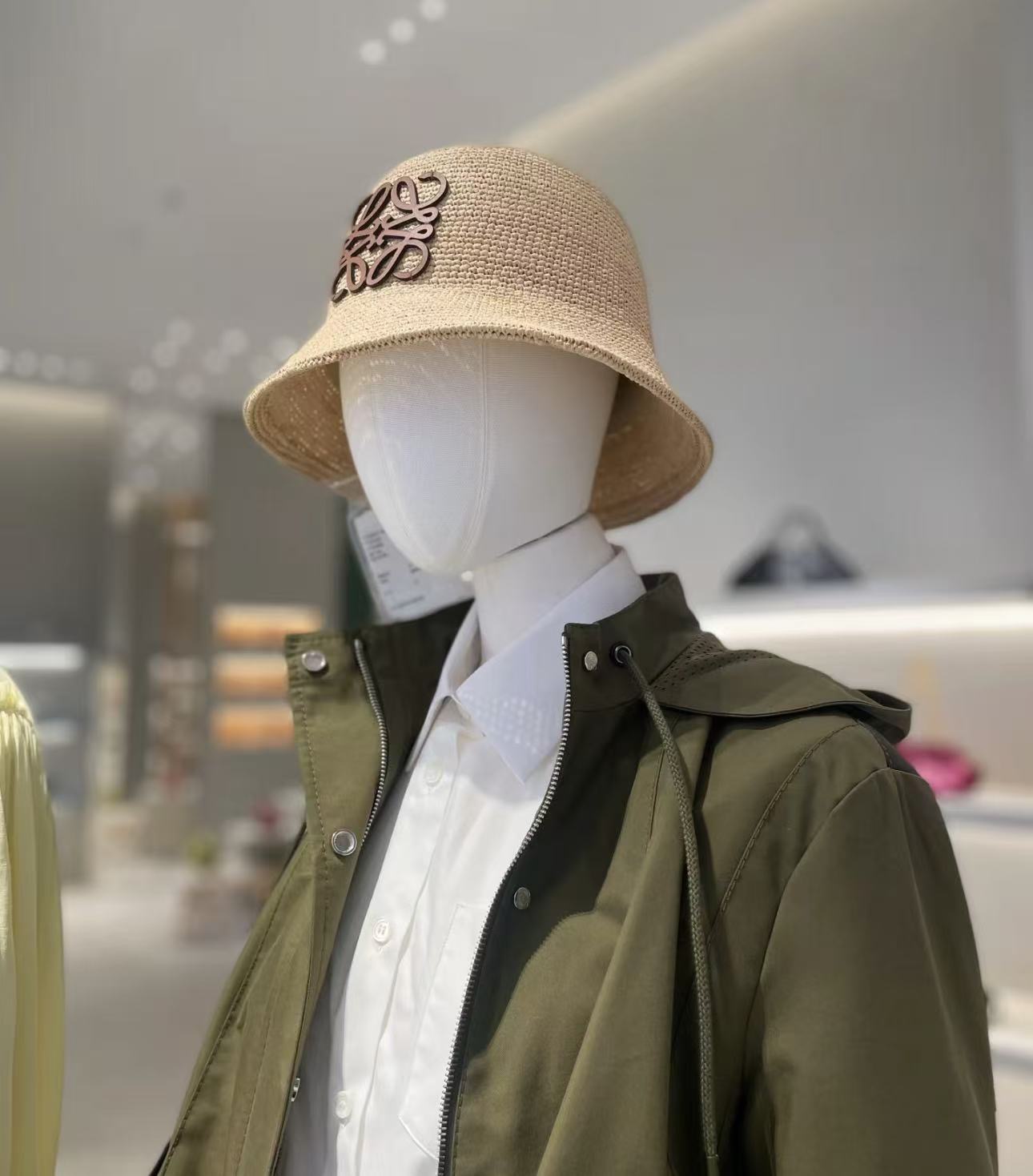 LOEWE罗意威 新款精品就是很好看👀，夏季的大爆款！帽型超正！入入入