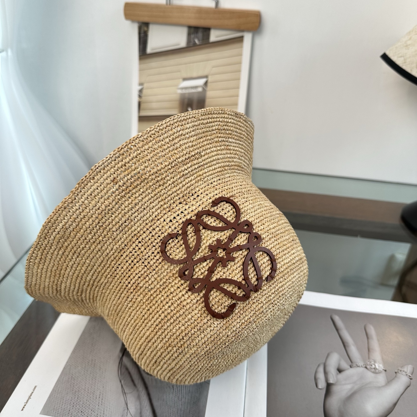 LOEWE罗意威 新款精品就是很好看👀，夏季的大爆款！帽型超正！入入入
