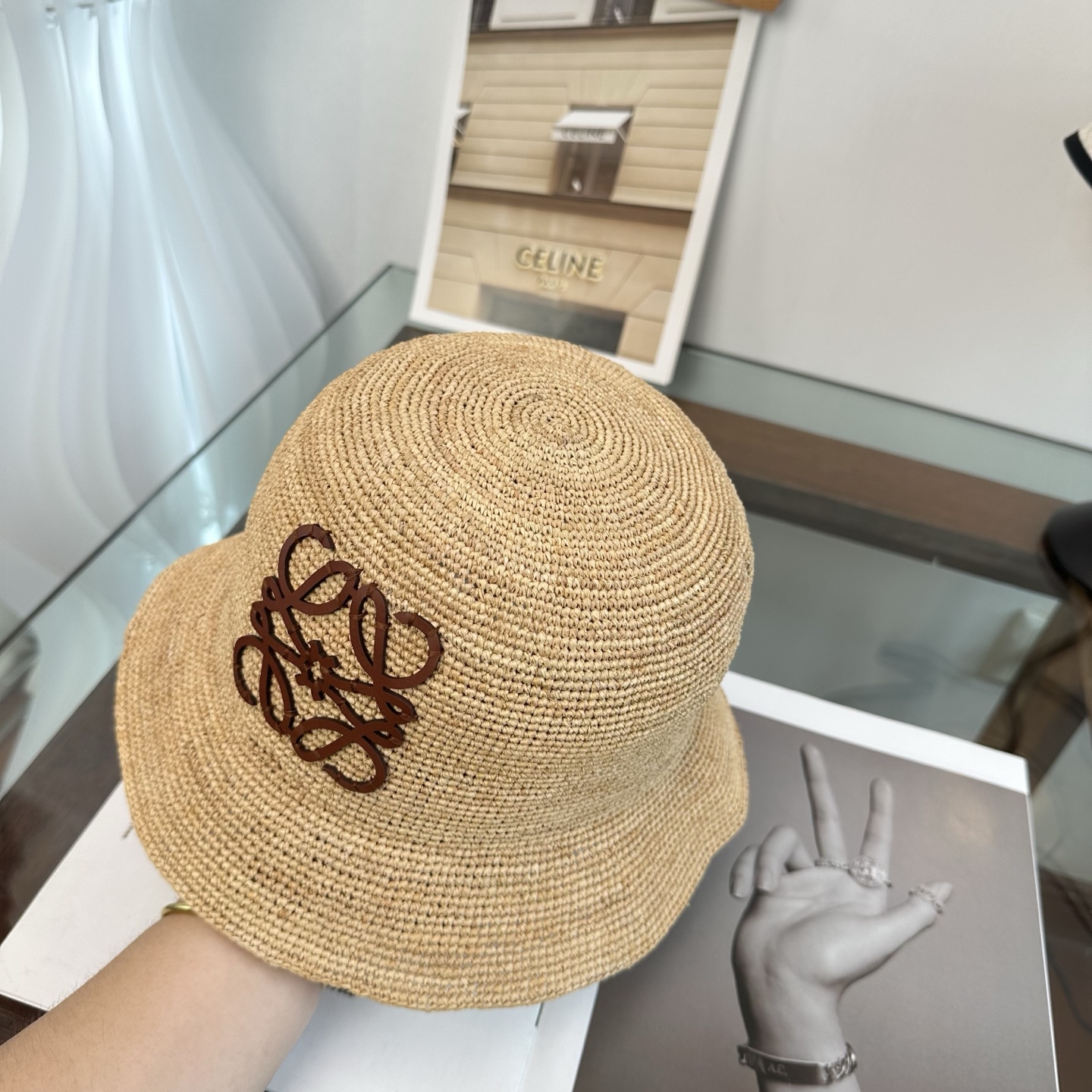 LOEWE罗意威 新款精品就是很好看👀，夏季的大爆款！帽型超正！入入入