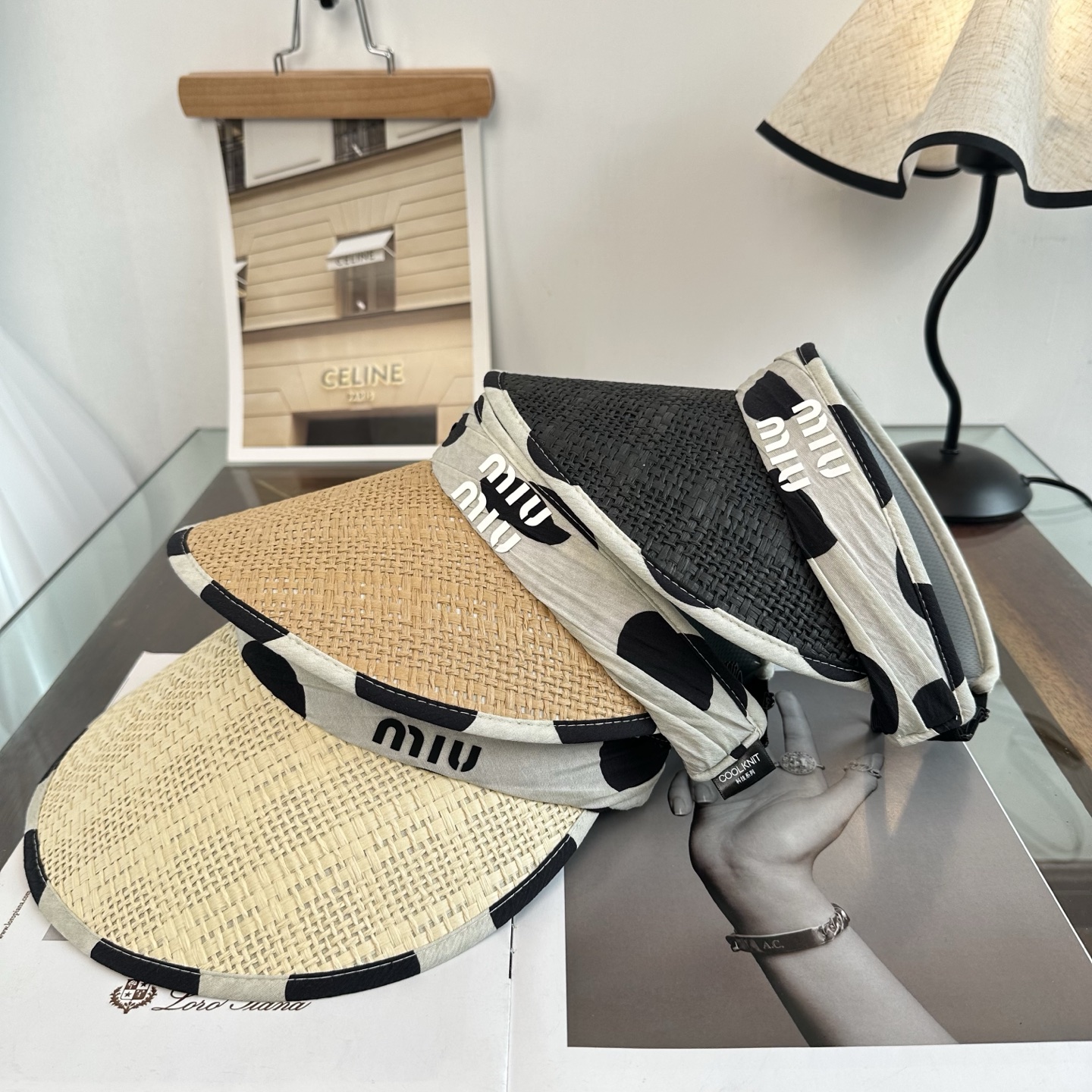 miumiu 缪缪 夏季空顶帽，跑步遮阳防晒两不误，夏季必备单品，戴着不闷热，非常有活力的一款，超级无敌