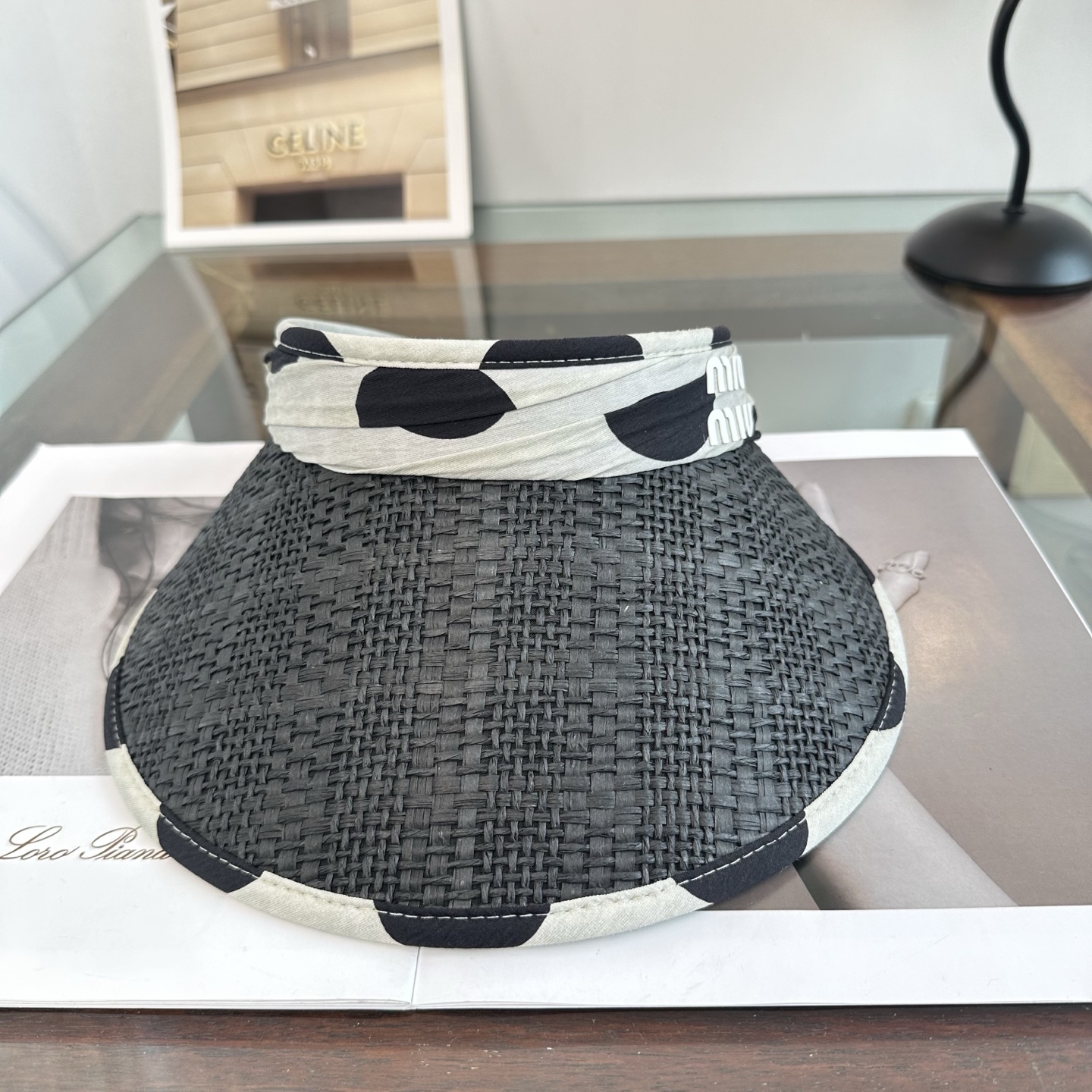 miumiu 缪缪 夏季空顶帽，跑步遮阳防晒两不误，夏季必备单品，戴着不闷热，非常有活力的一款，超级无敌