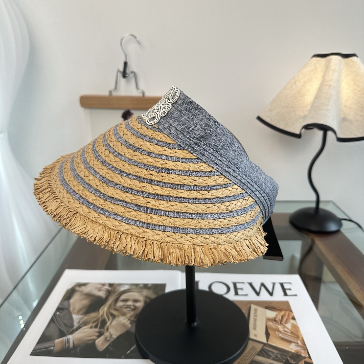LOEWE 罗意威 2026春夏新款空顶帽，超甜超乖的小空顶🔝，细节和质感都拿捏得很完美！缤纷整个夏天