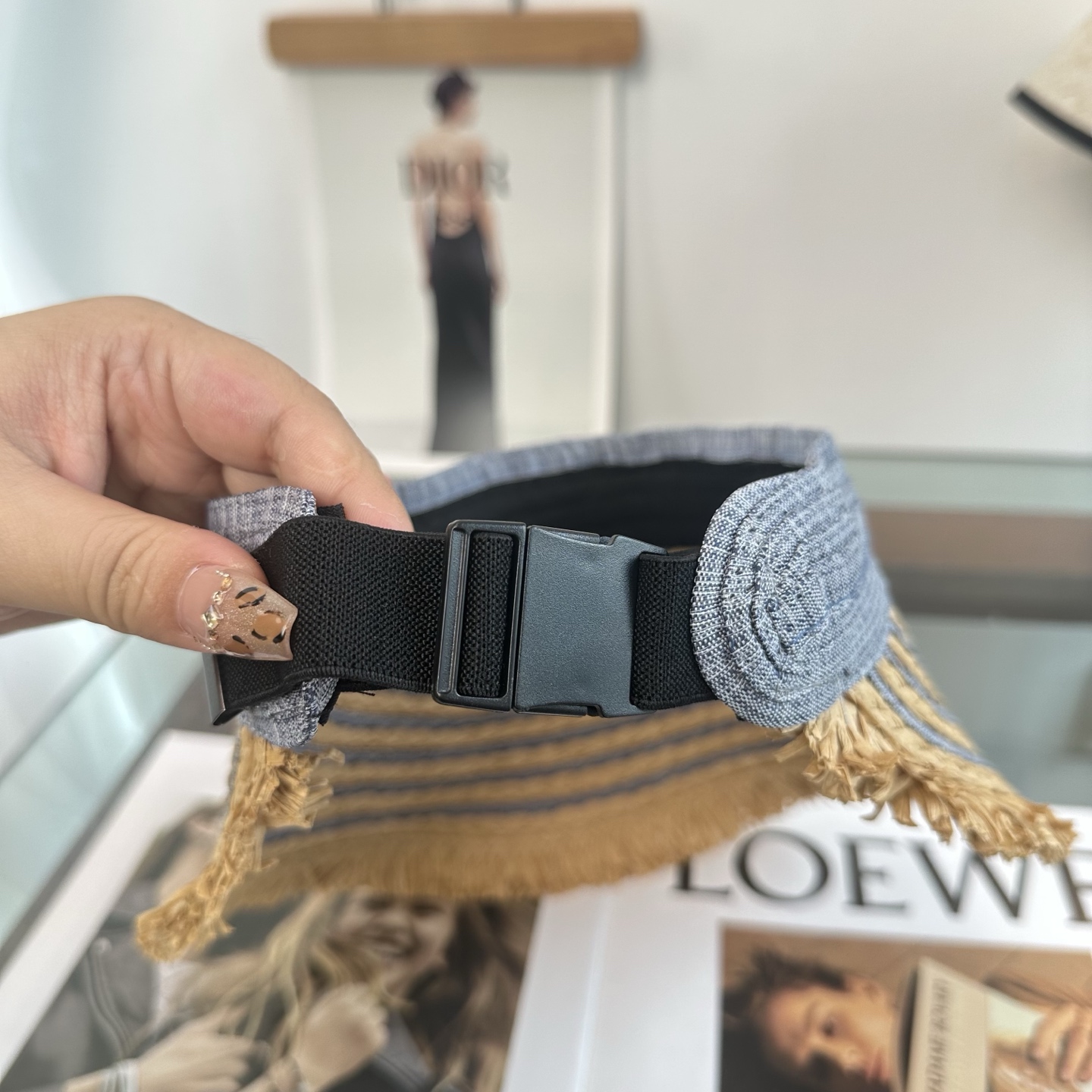 LOEWE 罗意威 2026春夏新款空顶帽，超甜超乖的小空顶🔝，细节和质感都拿捏得很完美！缤纷整个夏天