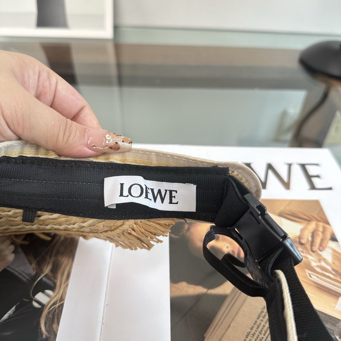LOEWE 罗意威 2026春夏新款空顶帽，超甜超乖的小空顶🔝，细节和质感都拿捏得很完美！缤纷整个夏天