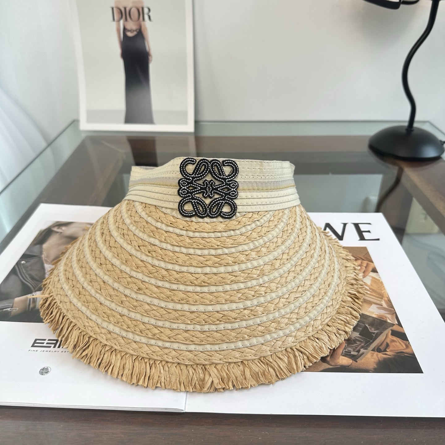 LOEWE 罗意威 2026春夏新款空顶帽，超甜超乖的小空顶🔝，细节和质感都拿捏得很完美！缤纷整个夏天