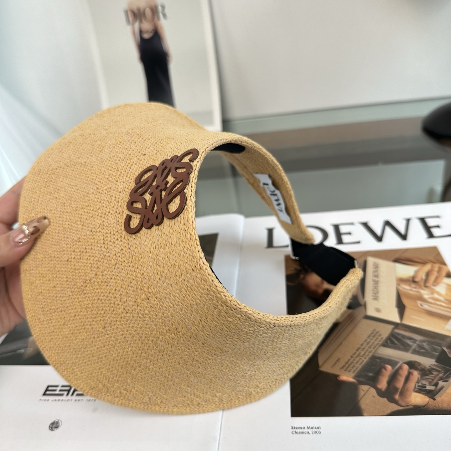 LOEWE 罗意威 2026春夏新款空顶帽，超甜超乖的小空顶🔝，细节和质感都拿捏得很完美！缤纷整个夏天