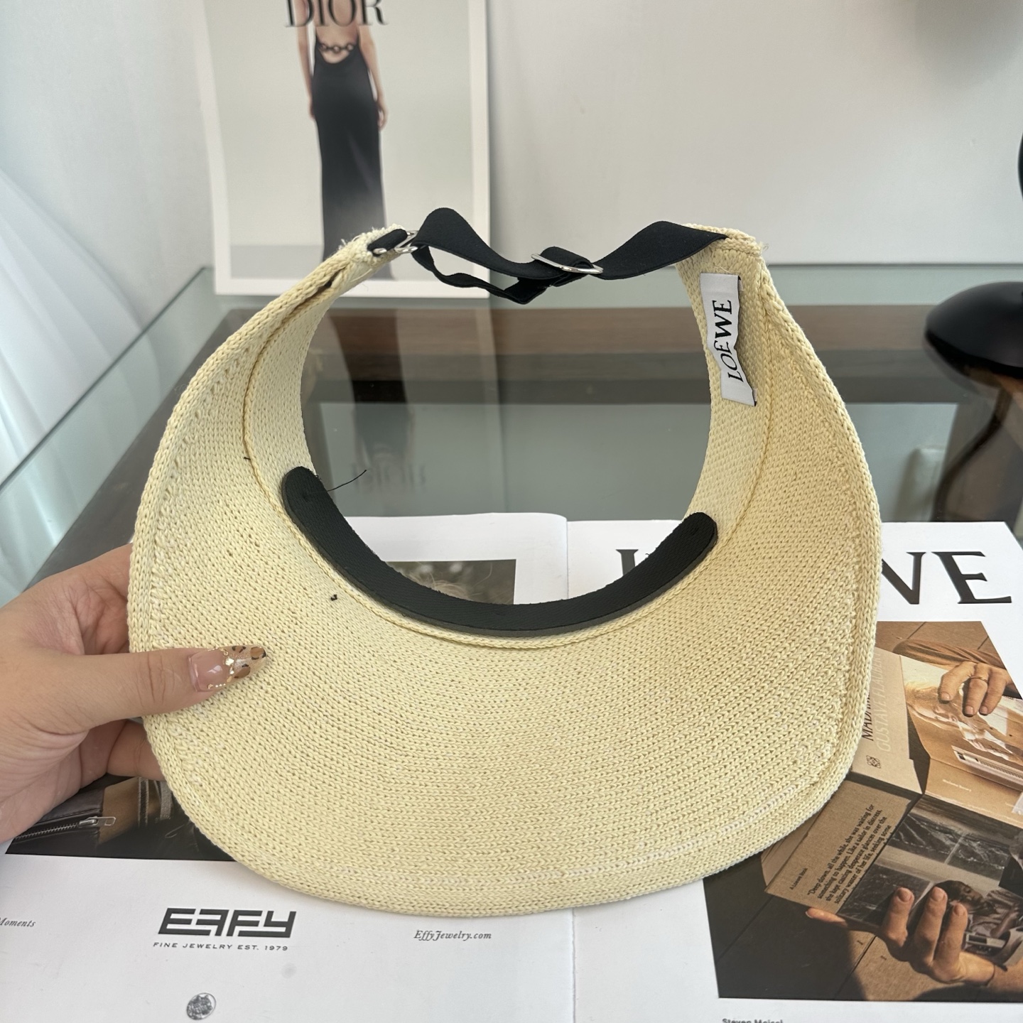 LOEWE 罗意威 2026春夏新款空顶帽，超甜超乖的小空顶🔝，细节和质感都拿捏得很完美！缤纷整个夏天