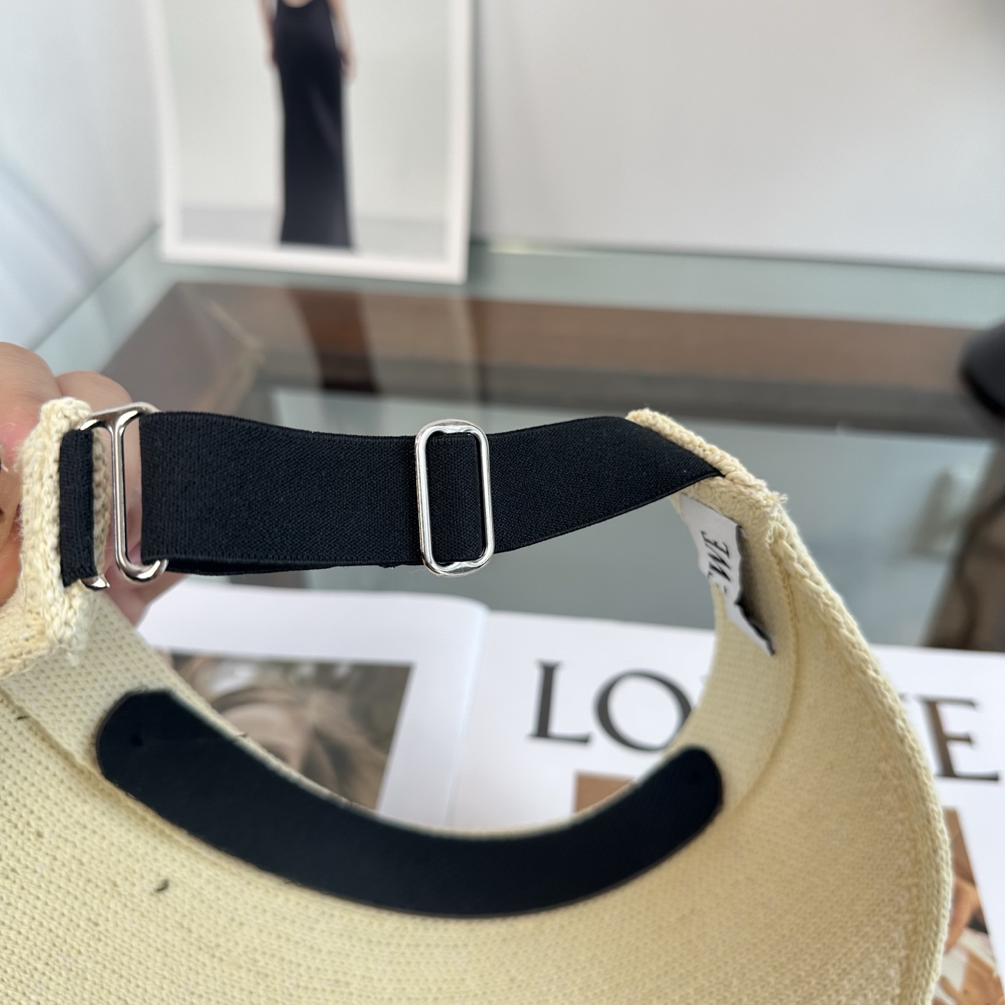 LOEWE 罗意威 2026春夏新款空顶帽，超甜超乖的小空顶🔝，细节和质感都拿捏得很完美！缤纷整个夏天