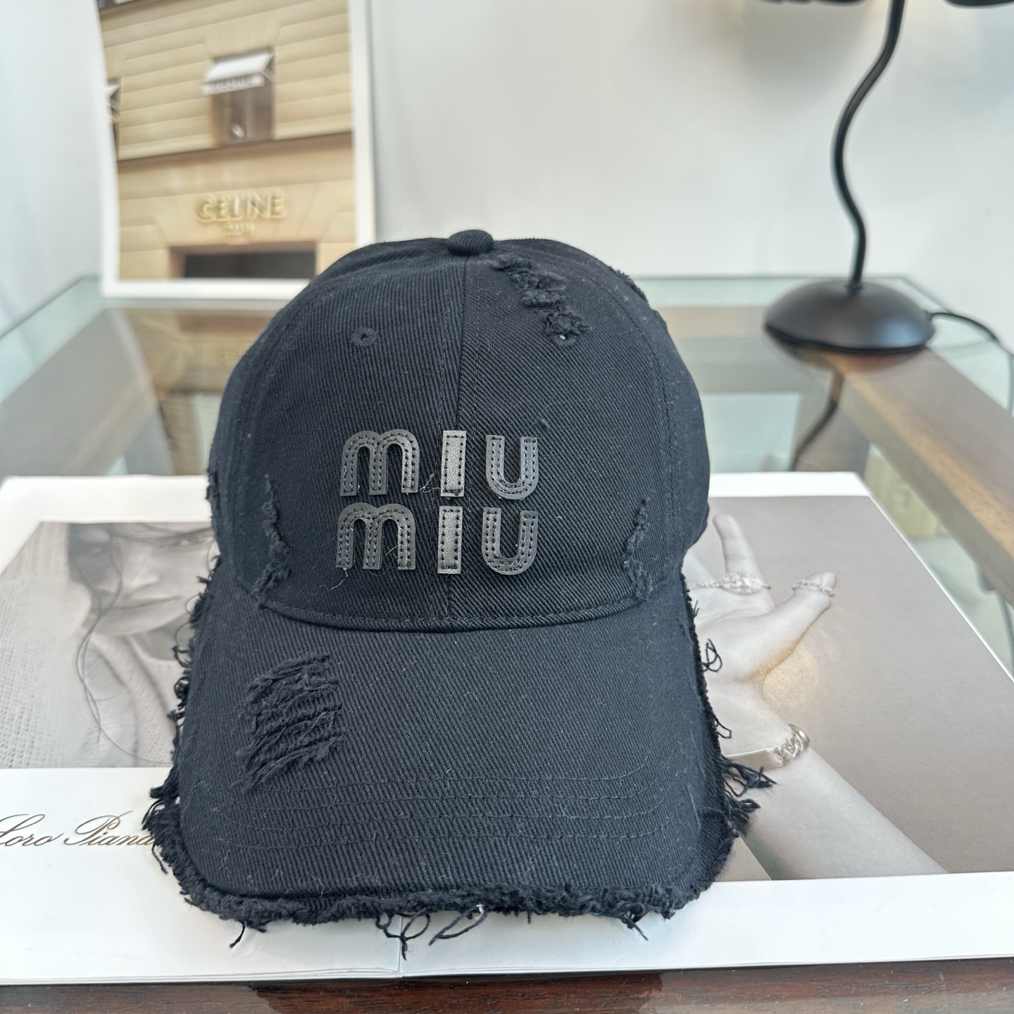 Miu Miu 谬谬miumiu 新款棒球帽， 开模订制， 做工细致质量超赞