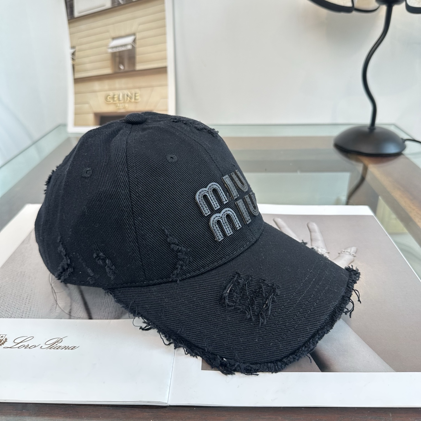 Miu Miu 谬谬miumiu 新款棒球帽， 开模订制， 做工细致质量超赞