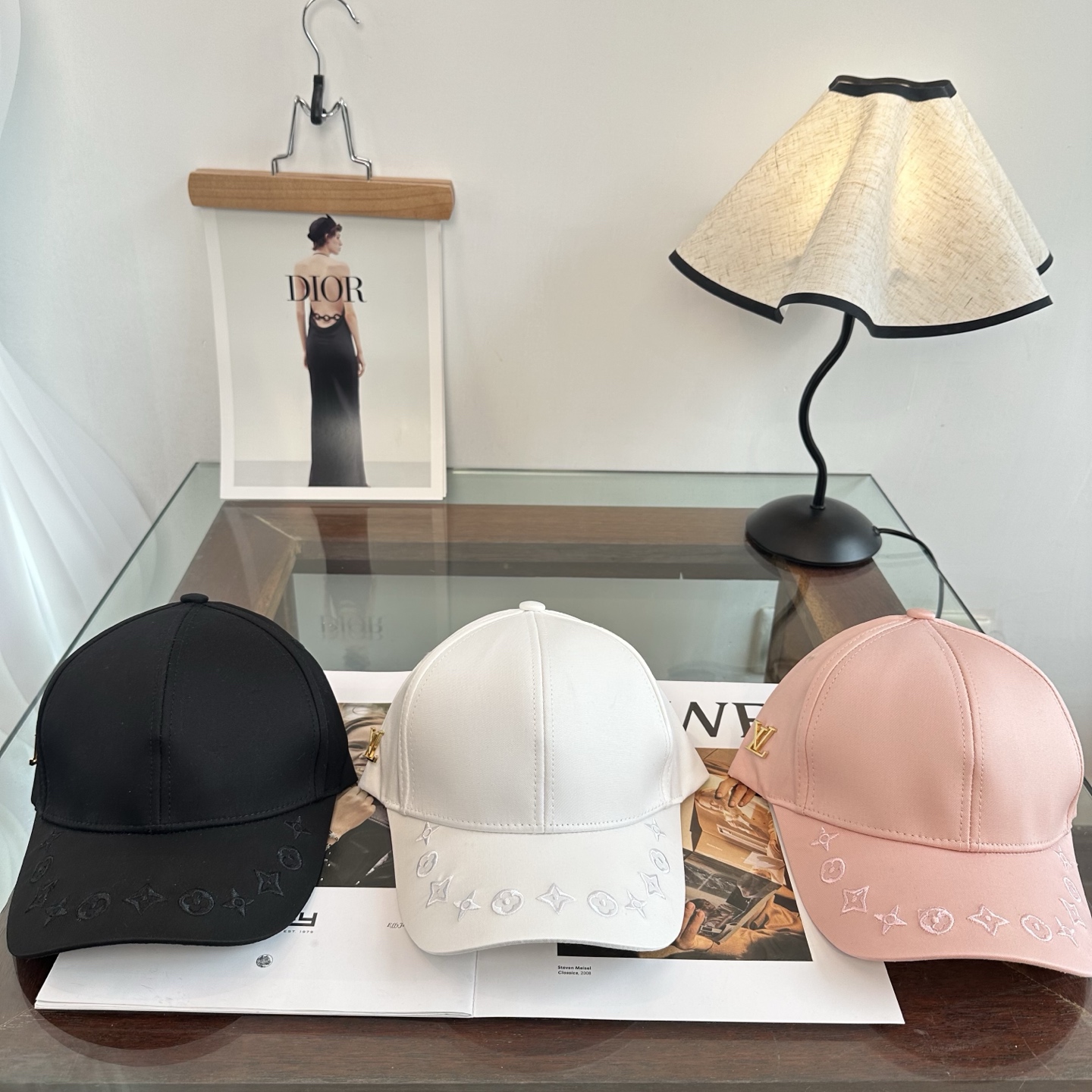 🧢路易威登棒球帽 LouisVuitton😍新款LV棒球帽，重工打造♥️高端大气，百搭款🤗男女通用！
