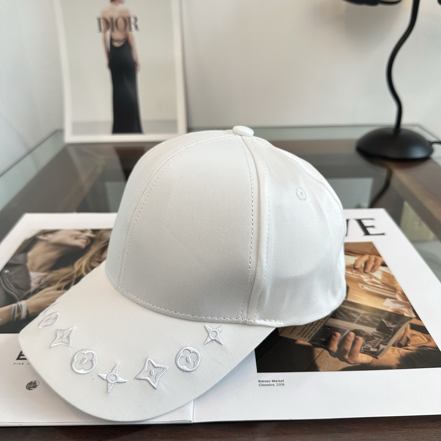 🧢路易威登棒球帽 LouisVuitton😍新款LV棒球帽，重工打造♥️高端大气，百搭款🤗男女通用！