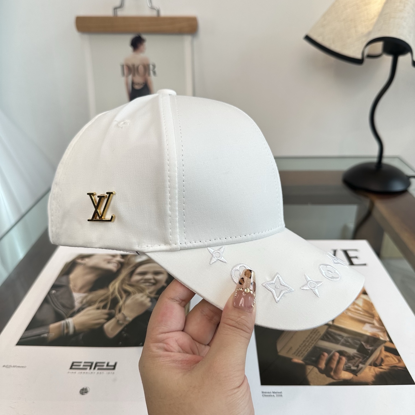🧢路易威登棒球帽 LouisVuitton😍新款LV棒球帽，重工打造♥️高端大气，百搭款🤗男女通用！