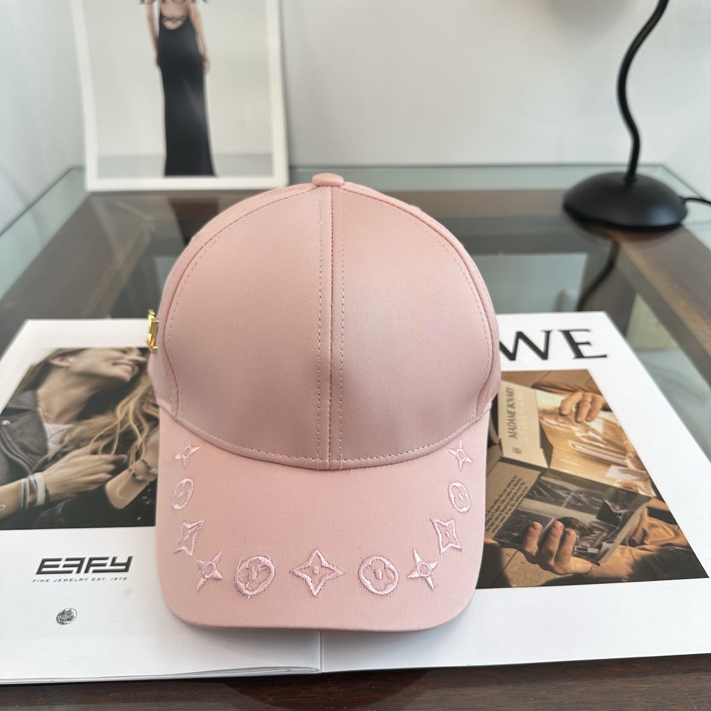 🧢路易威登棒球帽 LouisVuitton😍新款LV棒球帽，重工打造♥️高端大气，百搭款🤗男女通用！