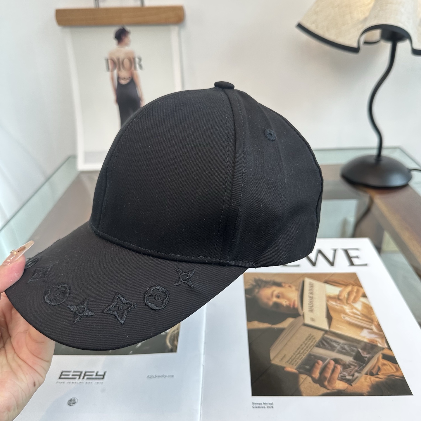🧢路易威登棒球帽 LouisVuitton😍新款LV棒球帽，重工打造♥️高端大气，百搭款🤗男女通用！
