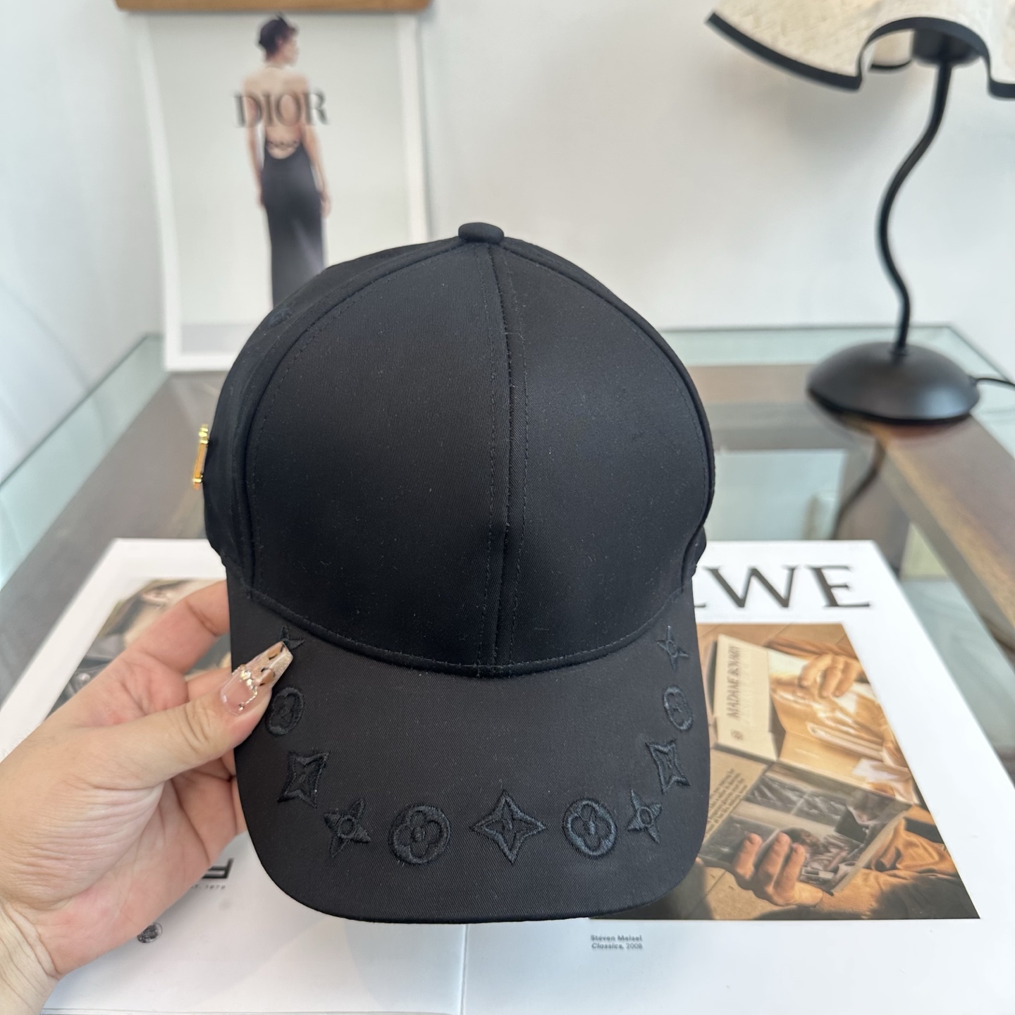 🧢路易威登棒球帽 LouisVuitton😍新款LV棒球帽，重工打造♥️高端大气，百搭款🤗男女通用！