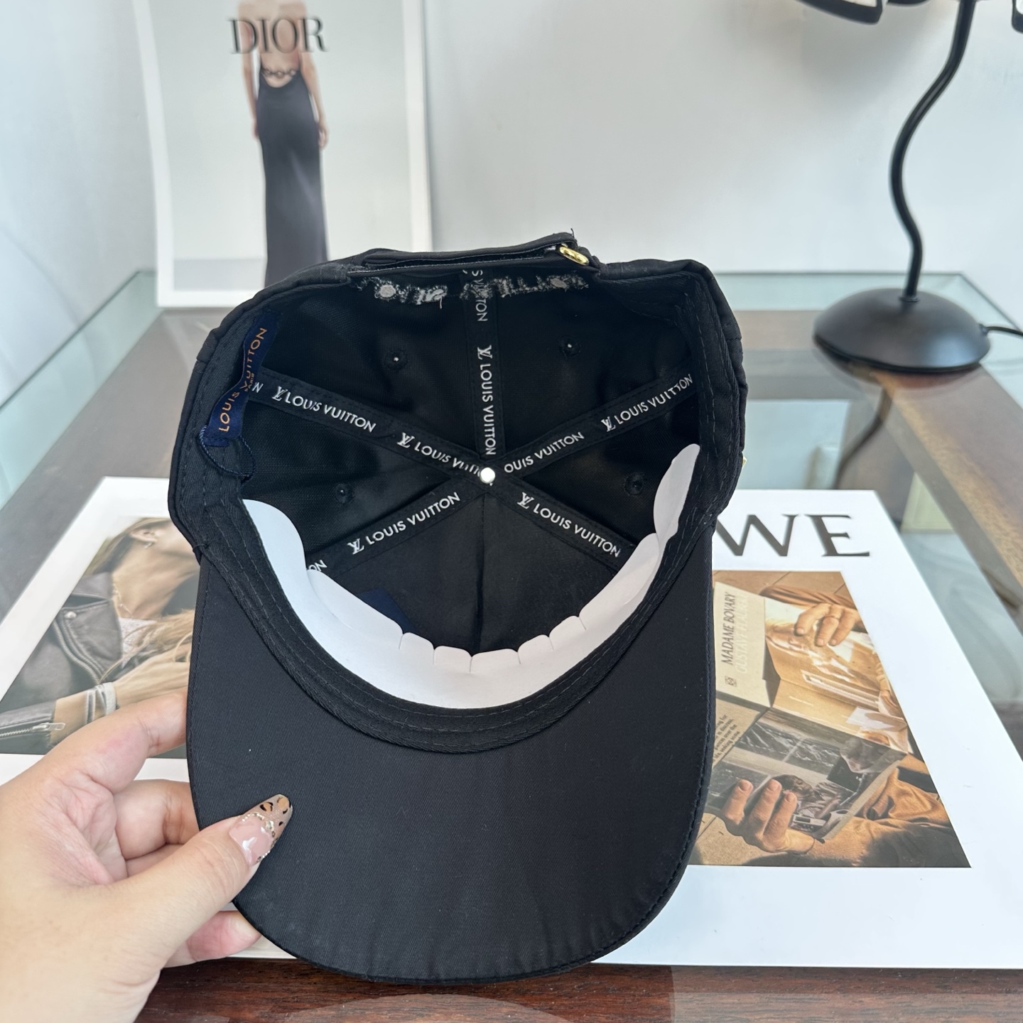 🧢路易威登棒球帽 LouisVuitton😍新款LV棒球帽，重工打造♥️高端大气，百搭款🤗男女通用！