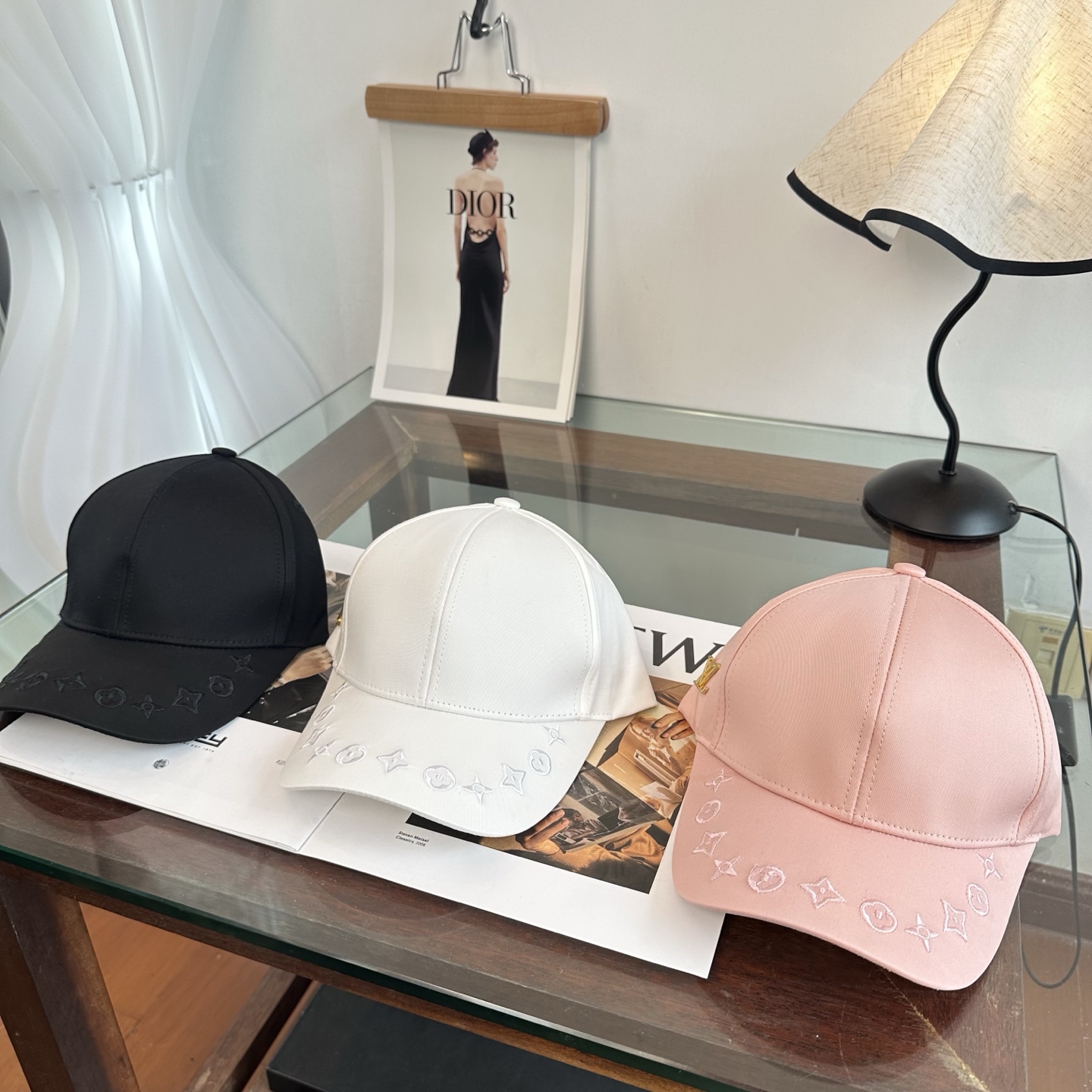 🧢路易威登棒球帽 LouisVuitton😍新款LV棒球帽，重工打造♥️高端大气，百搭款🤗男女通用！