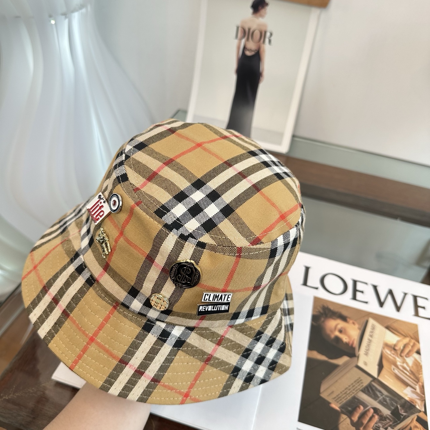 Burberry（巴宝莉）原单渔夫帽 专柜热卖款 轻盈透气。完美版型，对格精准无误，原厂品质，独家实物拍