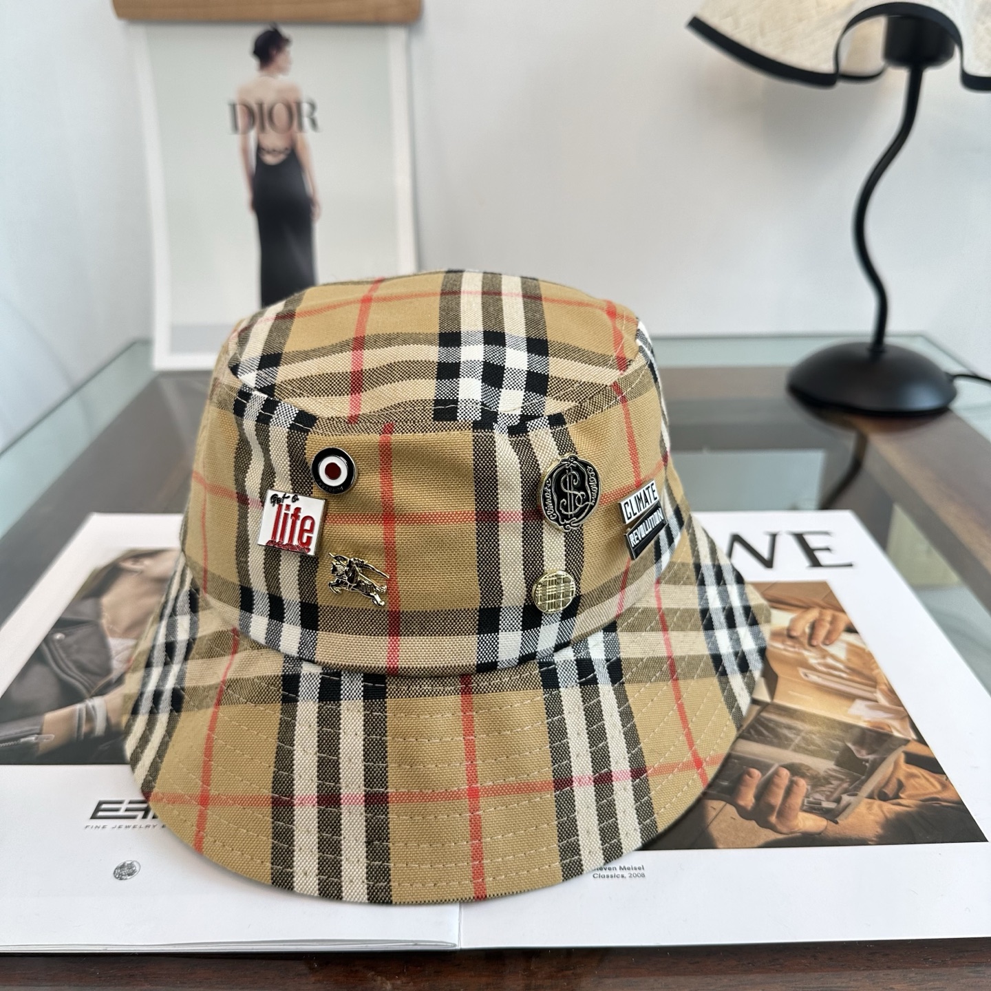 Burberry（巴宝莉）原单渔夫帽 专柜热卖款 轻盈透气。完美版型，对格精准无误，原厂品质，独家实物拍