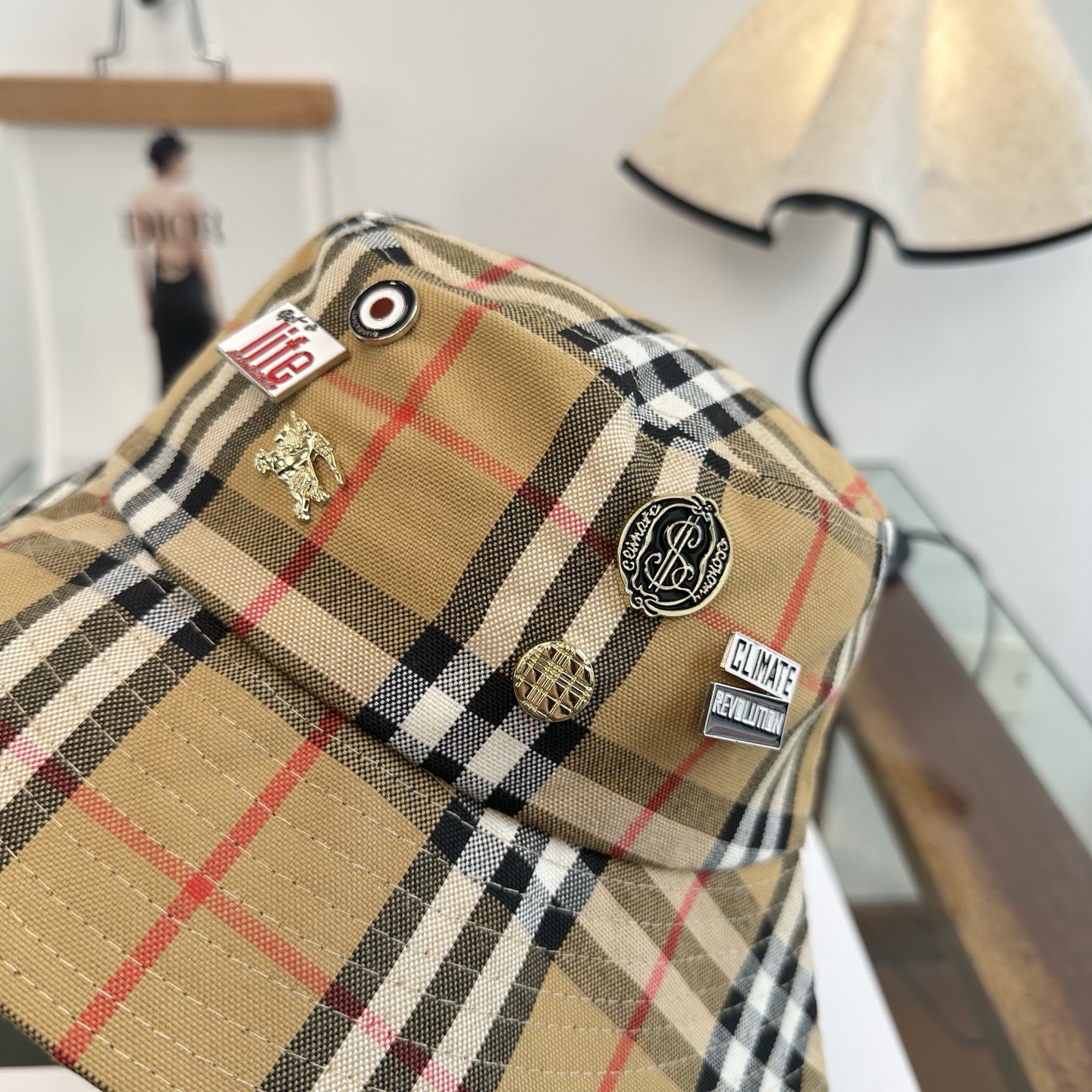 Burberry（巴宝莉）原单渔夫帽 专柜热卖款 轻盈透气。完美版型，对格精准无误，原厂品质，独家实物拍