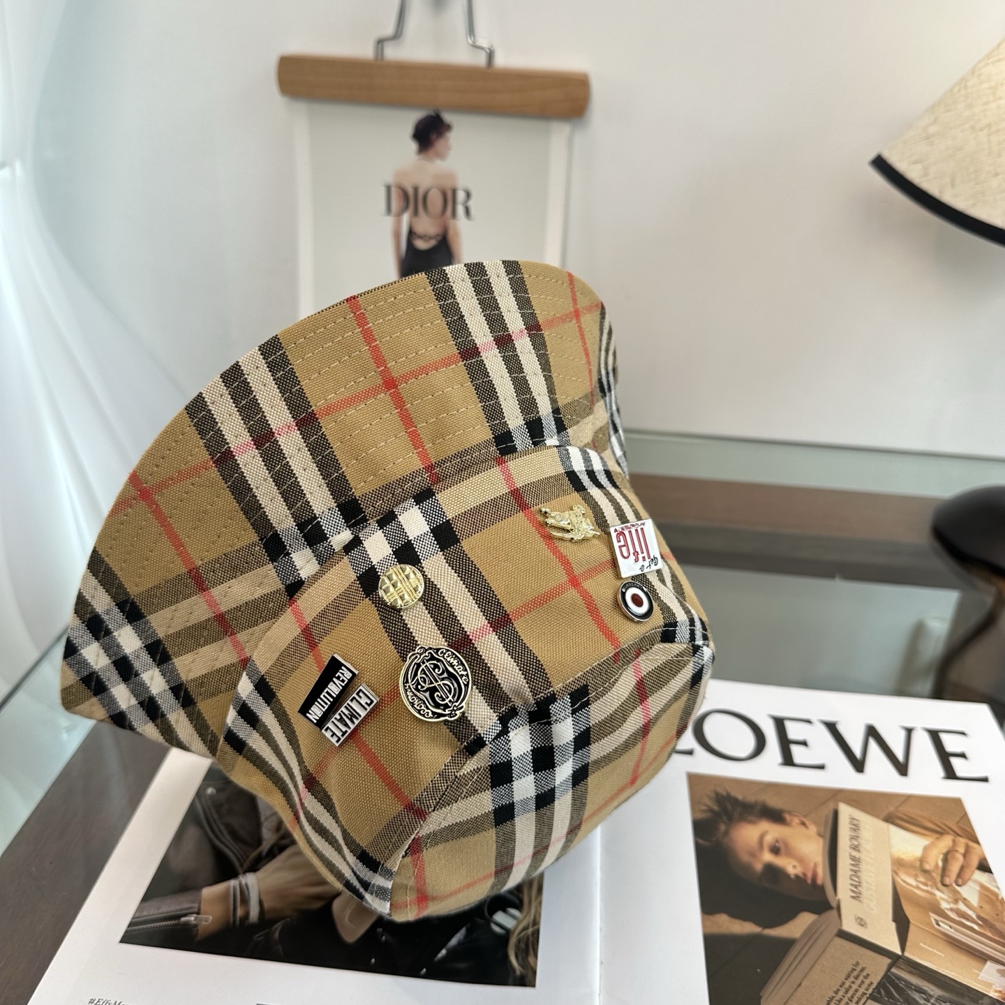 Burberry（巴宝莉）原单渔夫帽 专柜热卖款 轻盈透气。完美版型，对格精准无误，原厂品质，独家实物拍