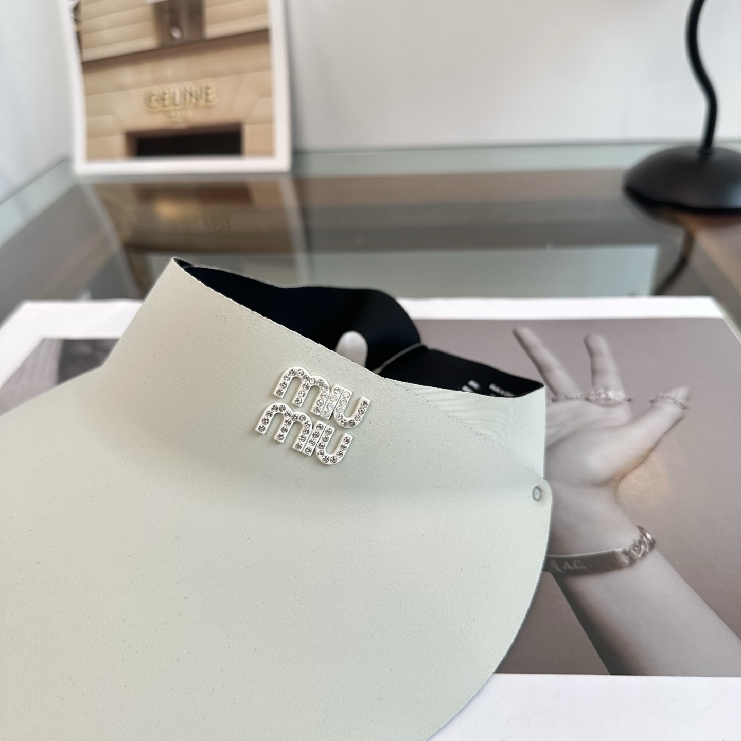 Miu Miu miumiu缪缪2026春夏新款空顶帽，超甜超乖的小空顶 ，细节和质感都拿捏得很完美 缤纷整个夏天