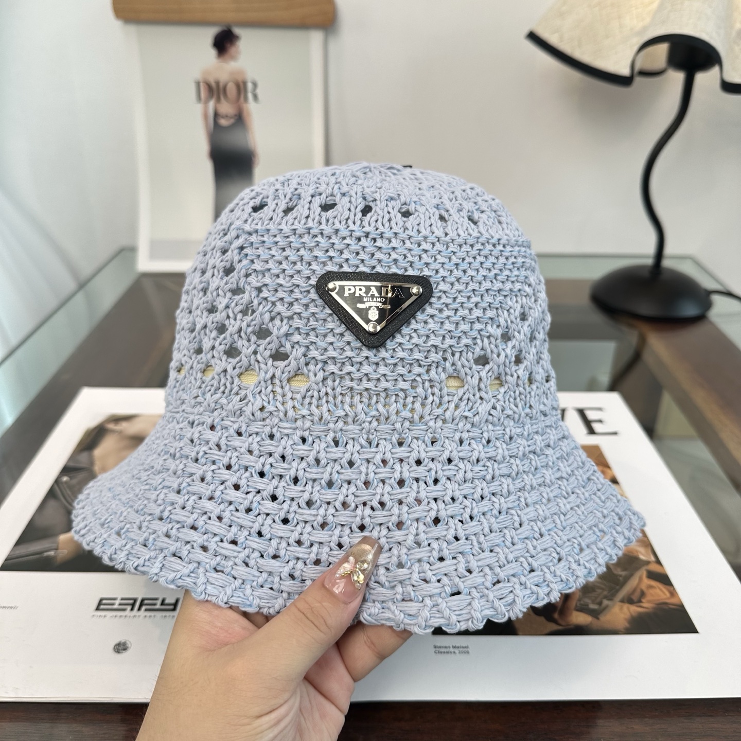 Prada 普拉达 渔夫帽 让兼顾 和遮阳的简约桶帽