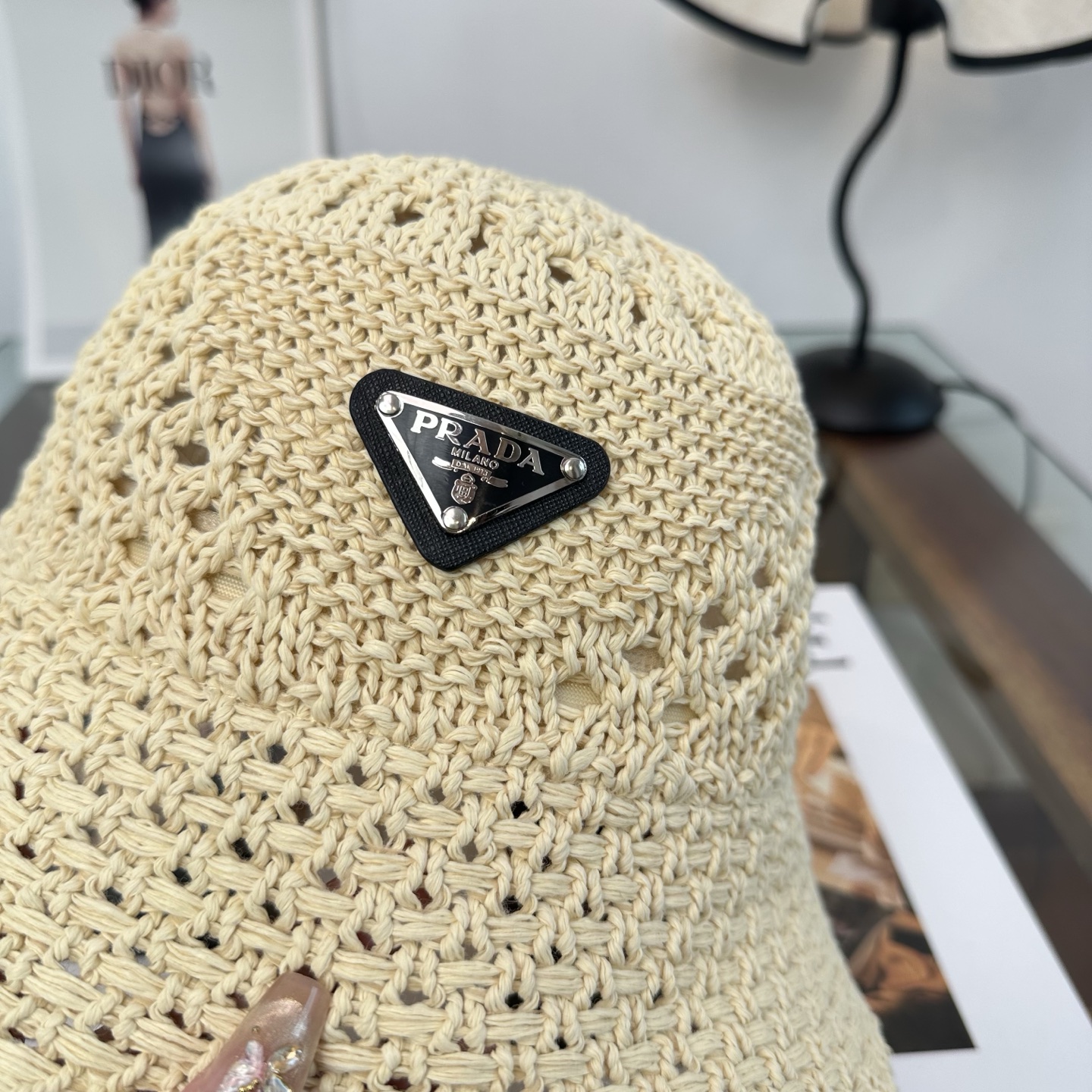 Prada 普拉达 渔夫帽 让兼顾 和遮阳的简约桶帽