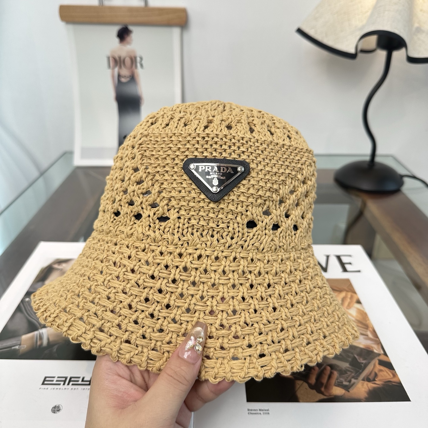 Prada 普拉达 渔夫帽 让兼顾 和遮阳的简约桶帽