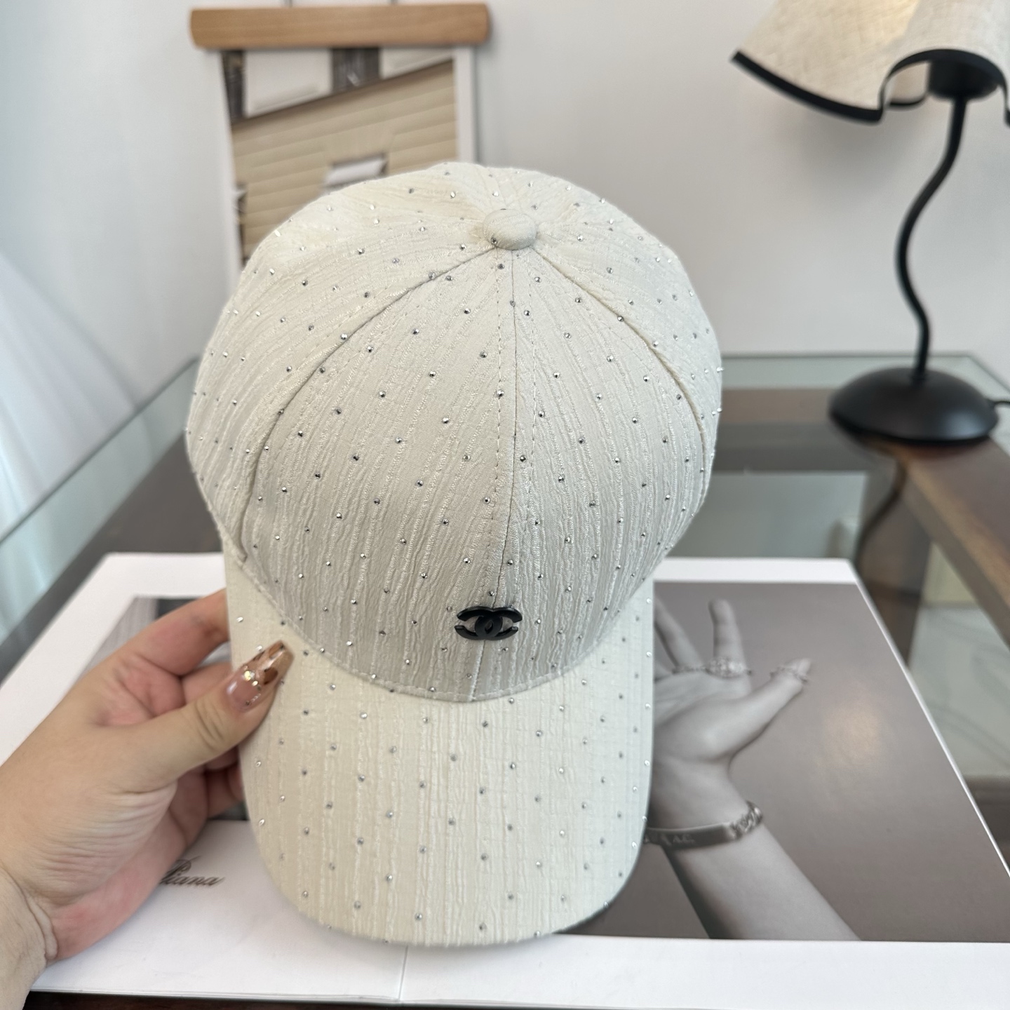 Chanel 遮阳又超好搭配，出街单品 高货版本