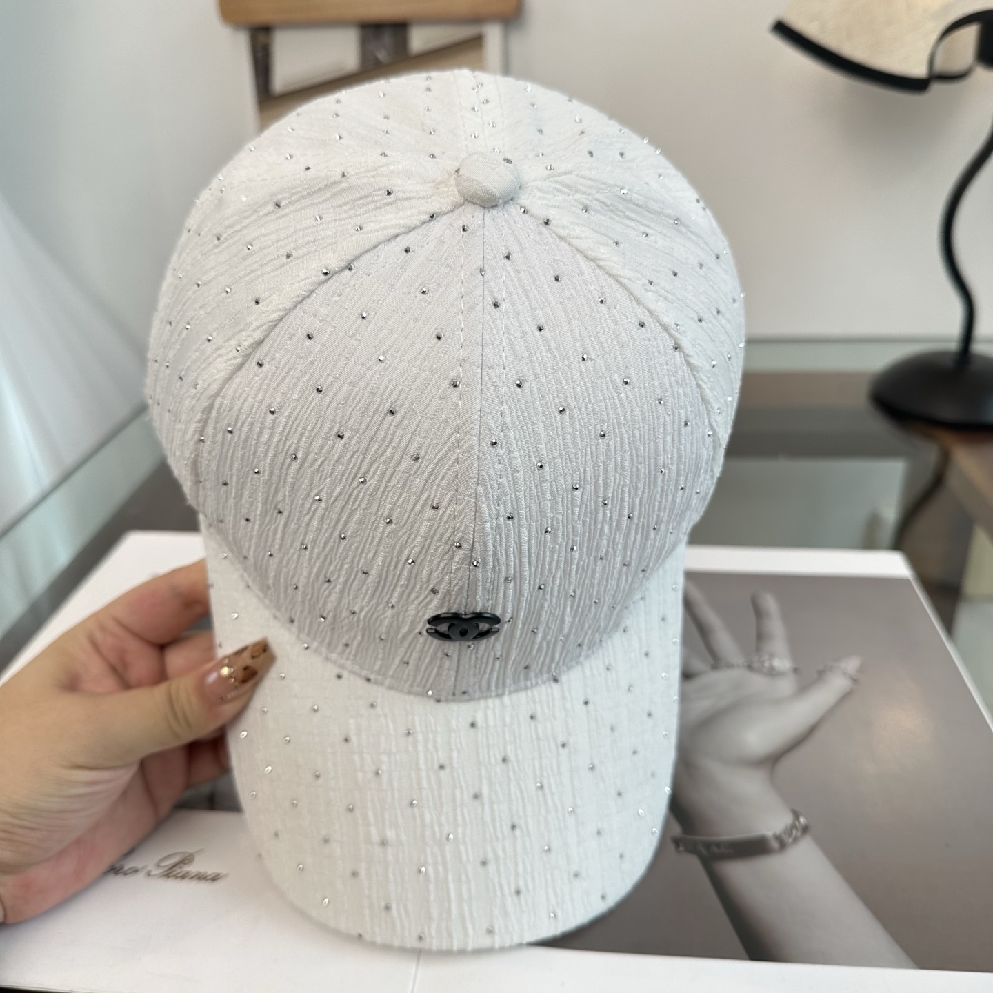 Chanel 遮阳又超好搭配，出街单品 高货版本