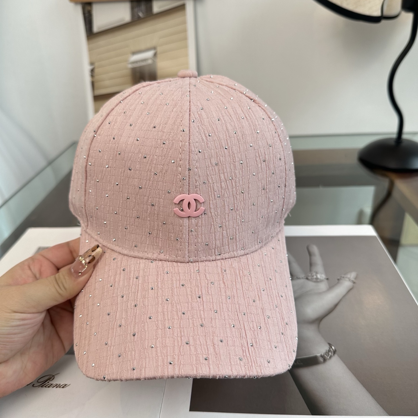 Chanel 遮阳又超好搭配，出街单品 高货版本