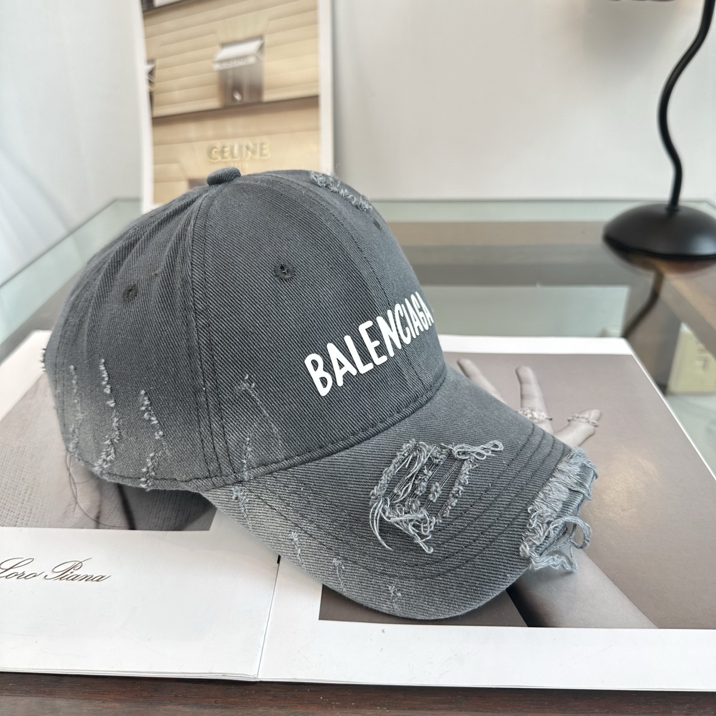 新品Balenciaga 巴黎世家字母新款棒球帽现货秒发🧢简约时尚超级无敌好看的帽子！情侣款！