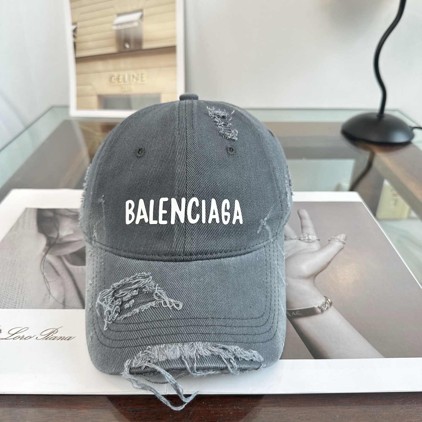 新品Balenciaga 巴黎世家字母新款棒球帽现货秒发🧢简约时尚超级无敌好看的帽子！情侣款！