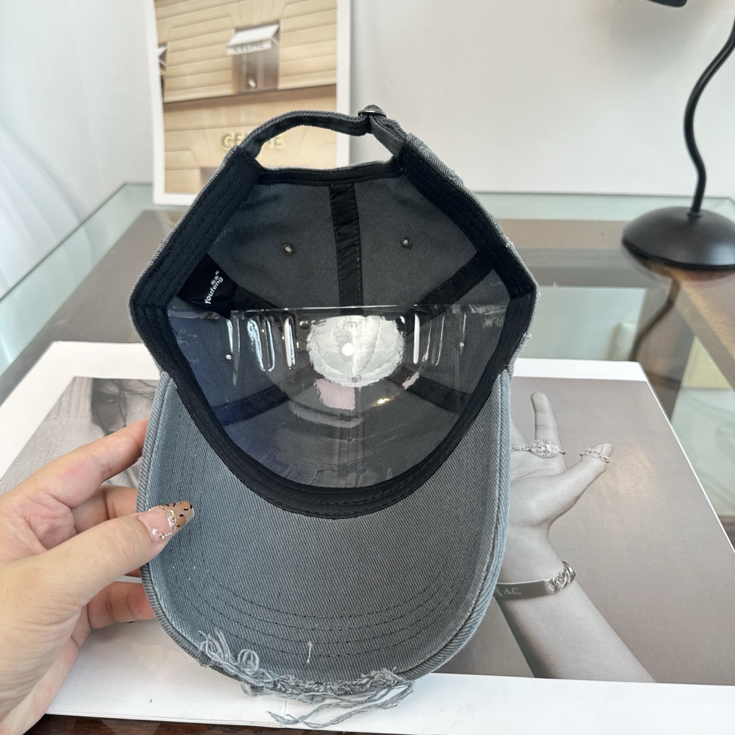 新品Balenciaga 巴黎世家字母新款棒球帽现货秒发🧢简约时尚超级无敌好看的帽子！情侣款！