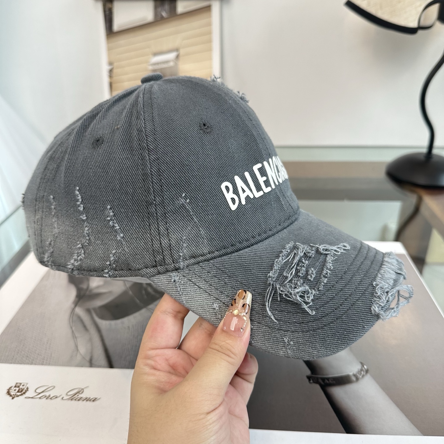 新品Balenciaga 巴黎世家字母新款棒球帽现货秒发🧢简约时尚超级无敌好看的帽子！情侣款！