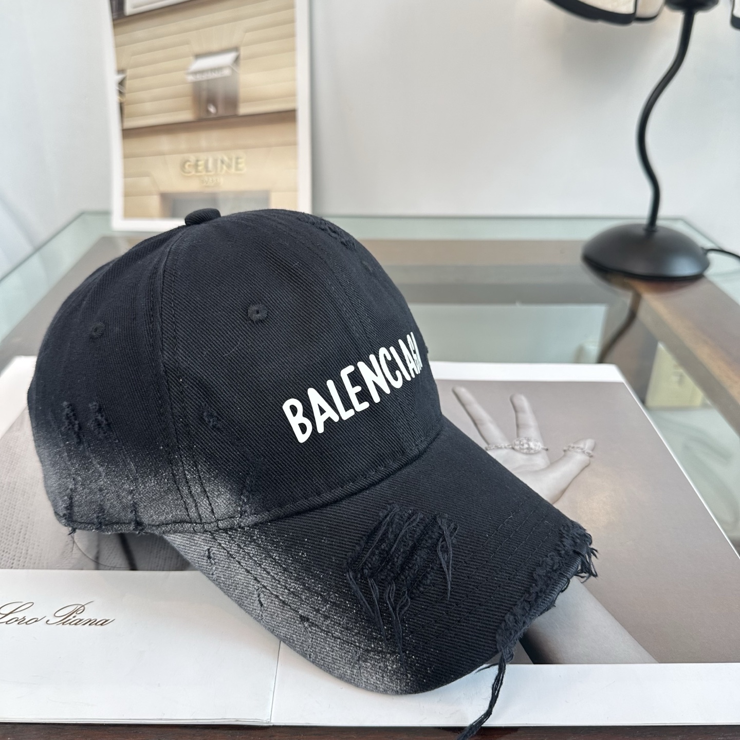新品Balenciaga 巴黎世家字母新款棒球帽现货秒发🧢简约时尚超级无敌好看的帽子！情侣款！