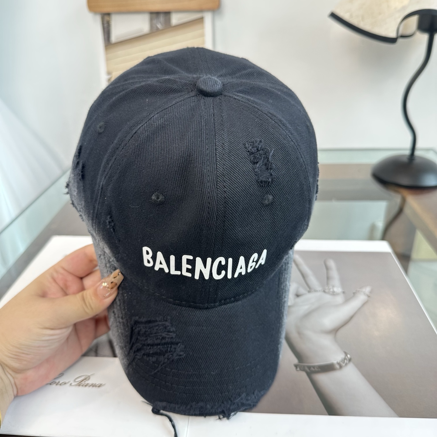 新品Balenciaga 巴黎世家字母新款棒球帽现货秒发🧢简约时尚超级无敌好看的帽子！情侣款！