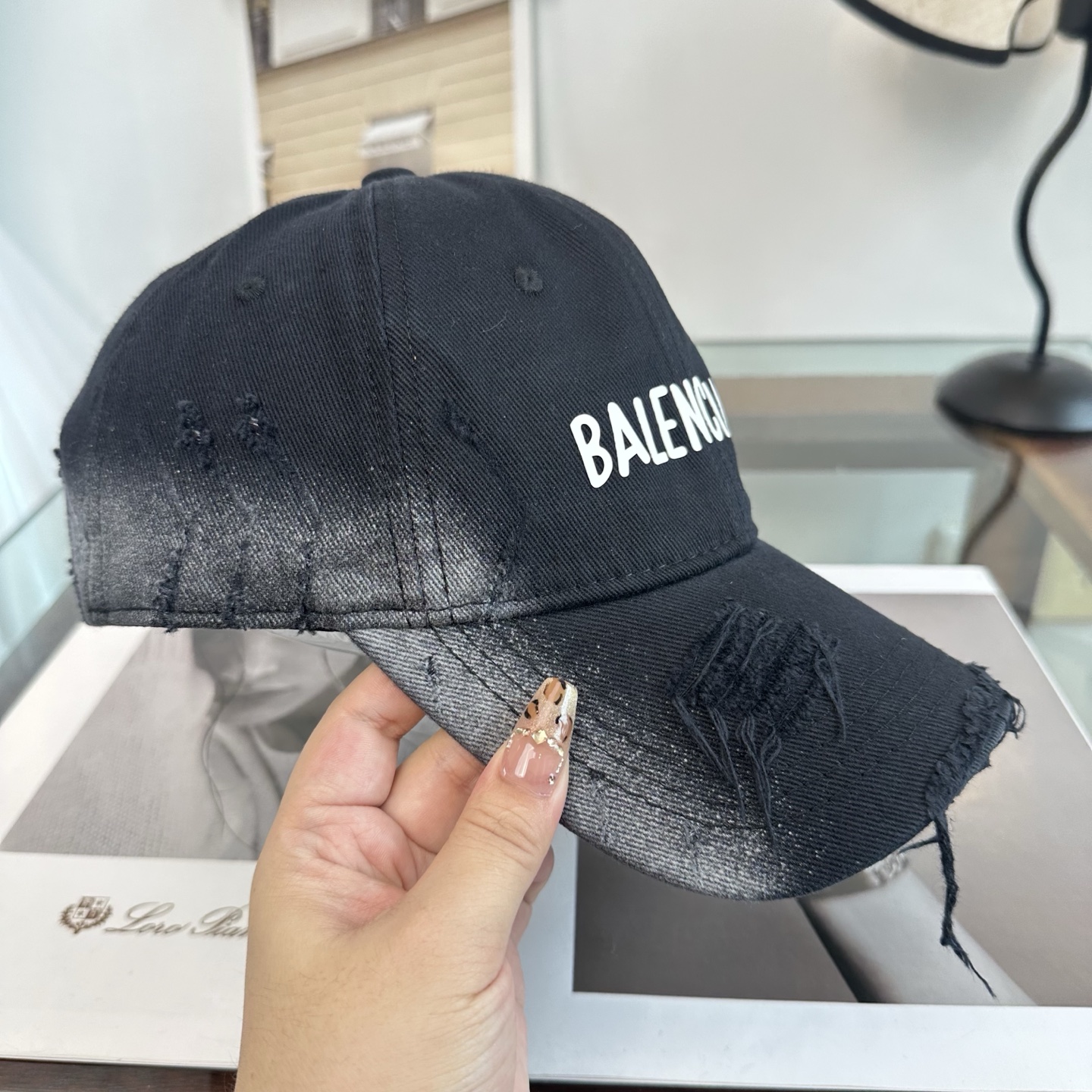 新品Balenciaga 巴黎世家字母新款棒球帽现货秒发🧢简约时尚超级无敌好看的帽子！情侣款！