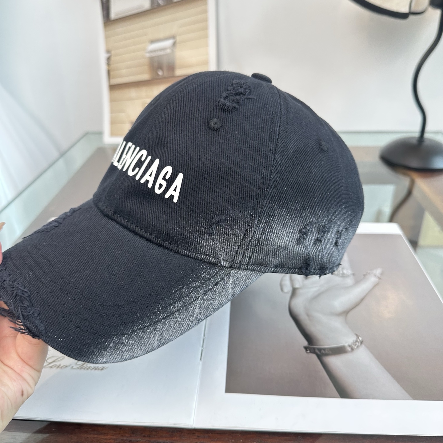 新品Balenciaga 巴黎世家字母新款棒球帽现货秒发🧢简约时尚超级无敌好看的帽子！情侣款！