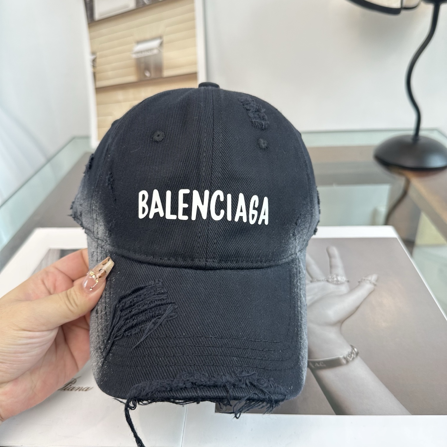 新品Balenciaga 巴黎世家字母新款棒球帽现货秒发🧢简约时尚超级无敌好看的帽子！情侣款！