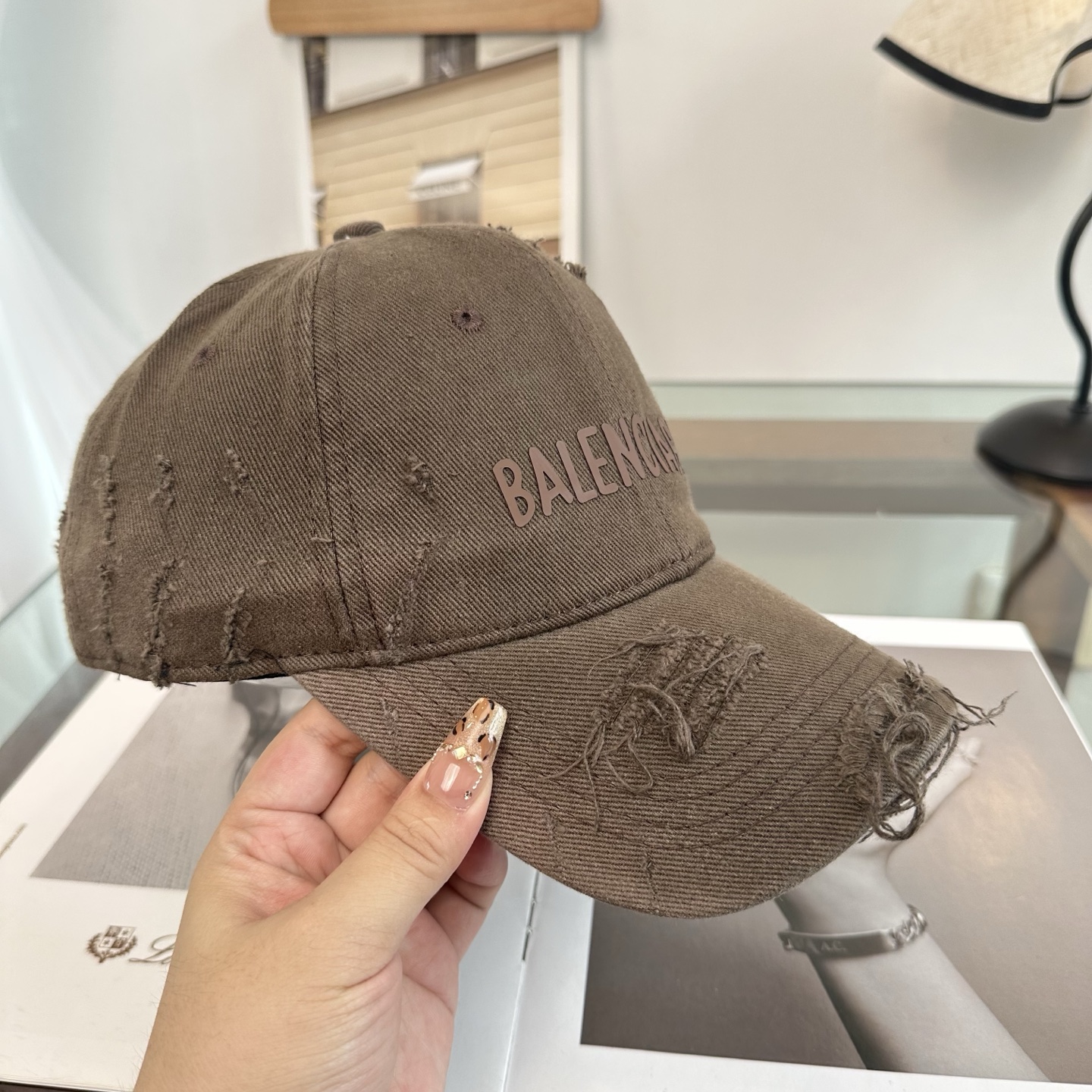 新品Balenciaga 巴黎世家字母新款棒球帽现货秒发🧢简约时尚超级无敌好看的帽子！情侣款！