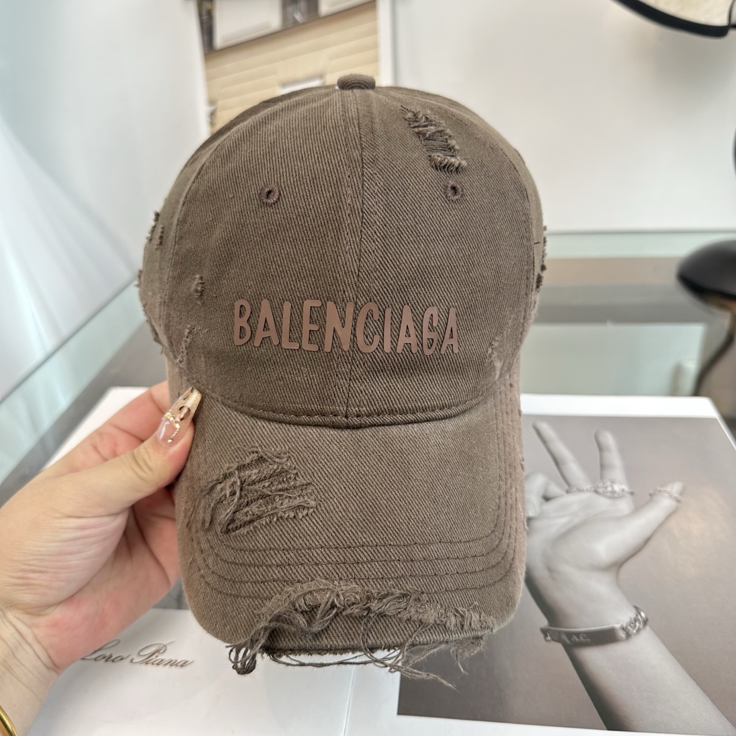 新品Balenciaga 巴黎世家字母新款棒球帽现货秒发🧢简约时尚超级无敌好看的帽子！情侣款！