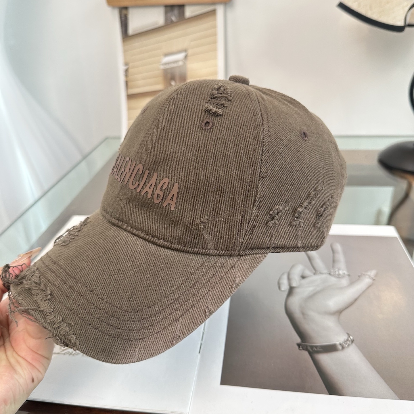 新品Balenciaga 巴黎世家字母新款棒球帽现货秒发🧢简约时尚超级无敌好看的帽子！情侣款！