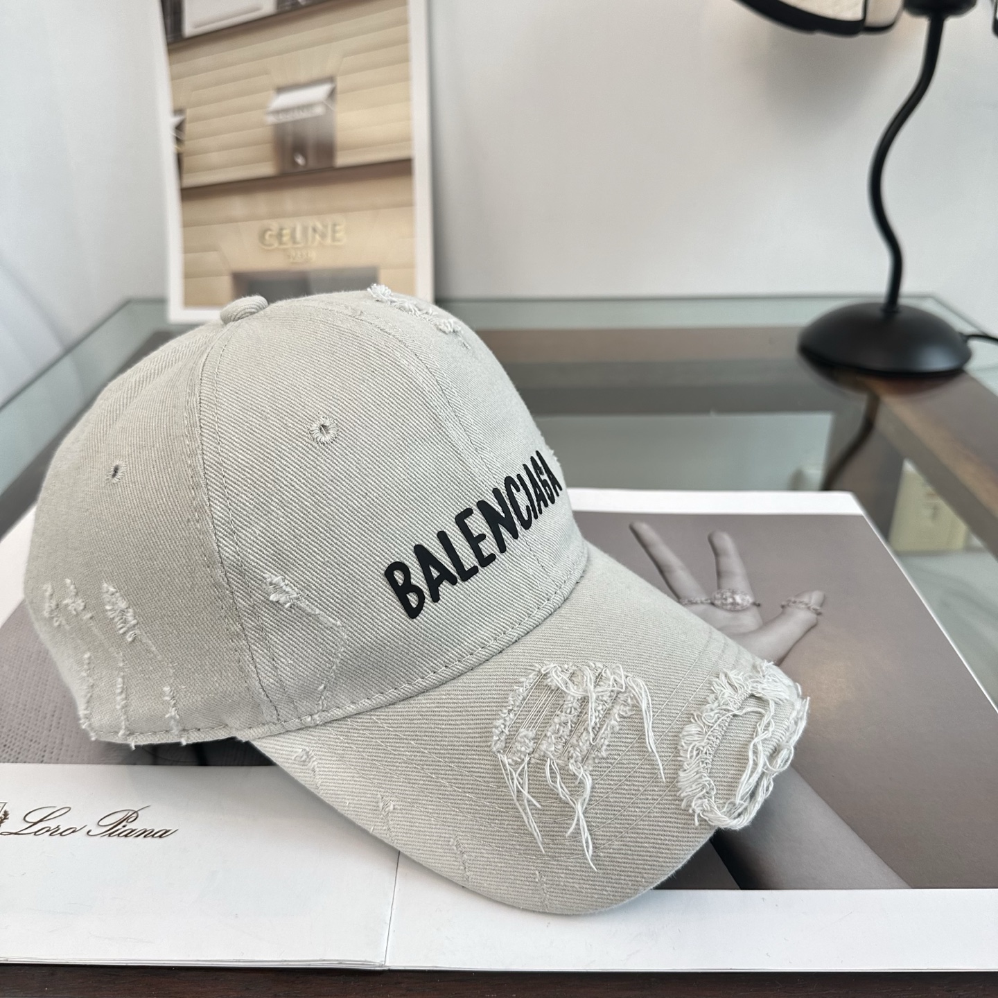 新品Balenciaga 巴黎世家字母新款棒球帽现货秒发🧢简约时尚超级无敌好看的帽子！情侣款！
