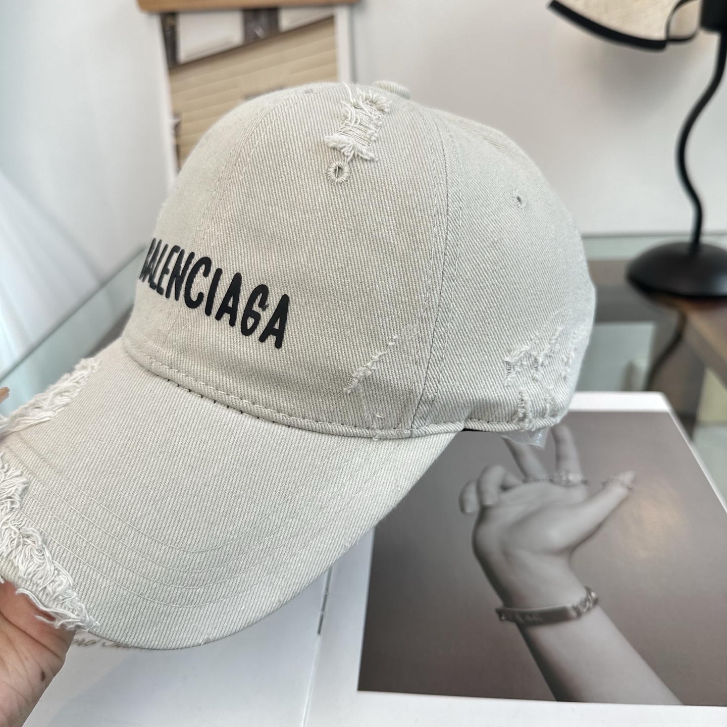 新品Balenciaga 巴黎世家字母新款棒球帽现货秒发🧢简约时尚超级无敌好看的帽子！情侣款！