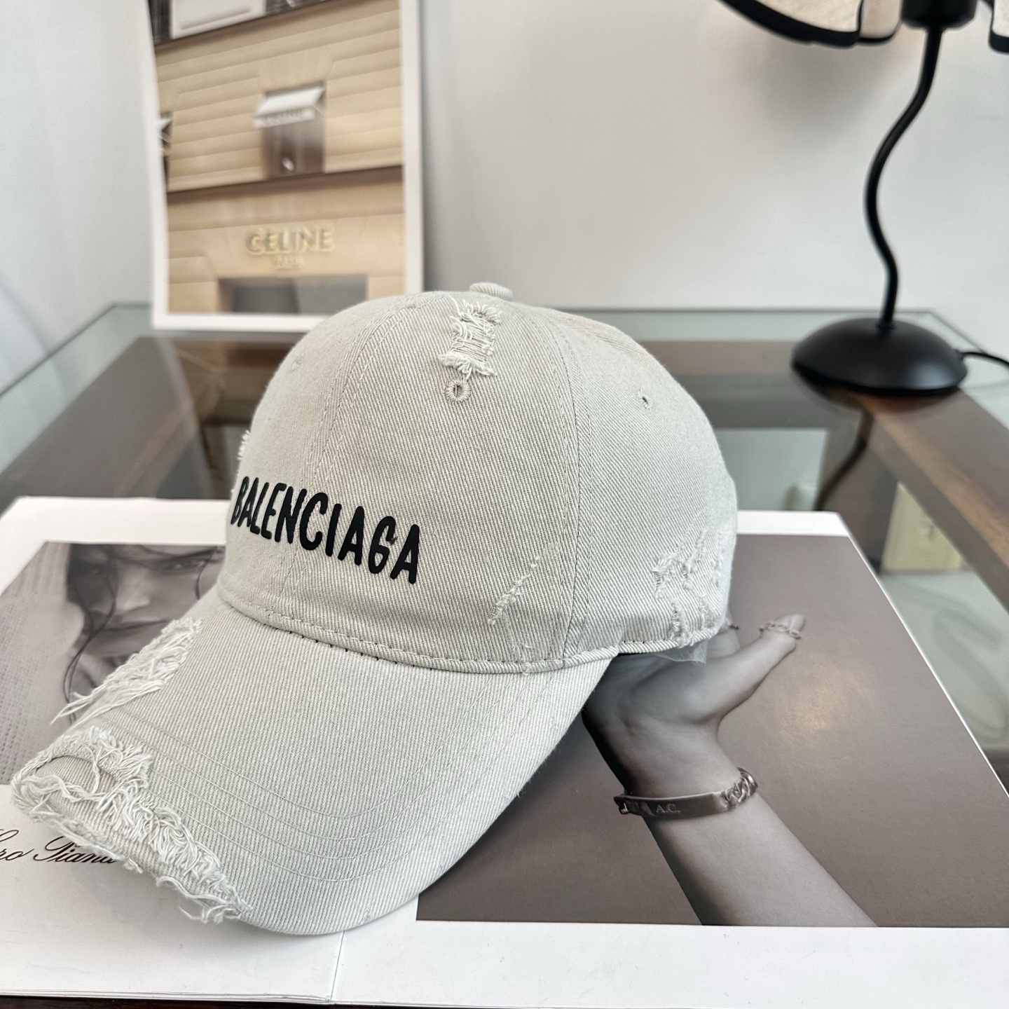 新品Balenciaga 巴黎世家字母新款棒球帽现货秒发🧢简约时尚超级无敌好看的帽子！情侣款！